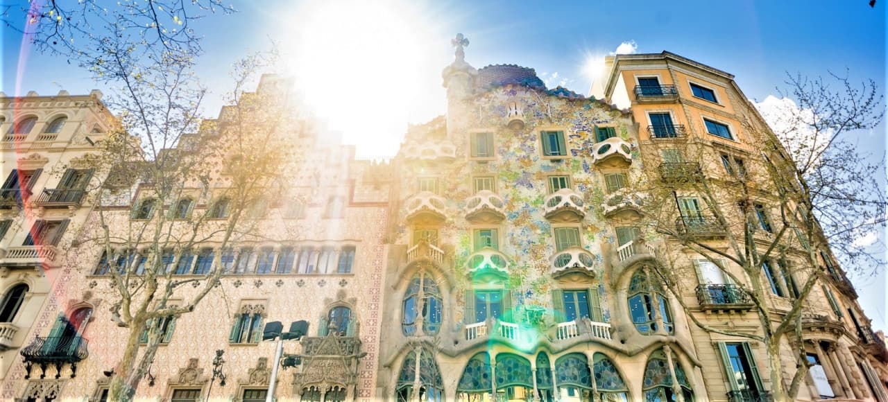 Barcelona Walking Tour with High-Speed Train Transfer from Madrid - image 5