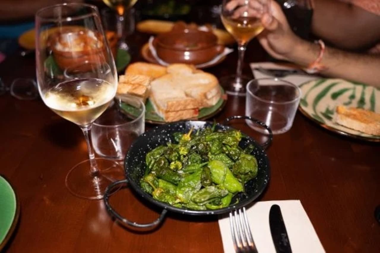 Barcelona Old Town Tapas Night Walking Tour - image 4