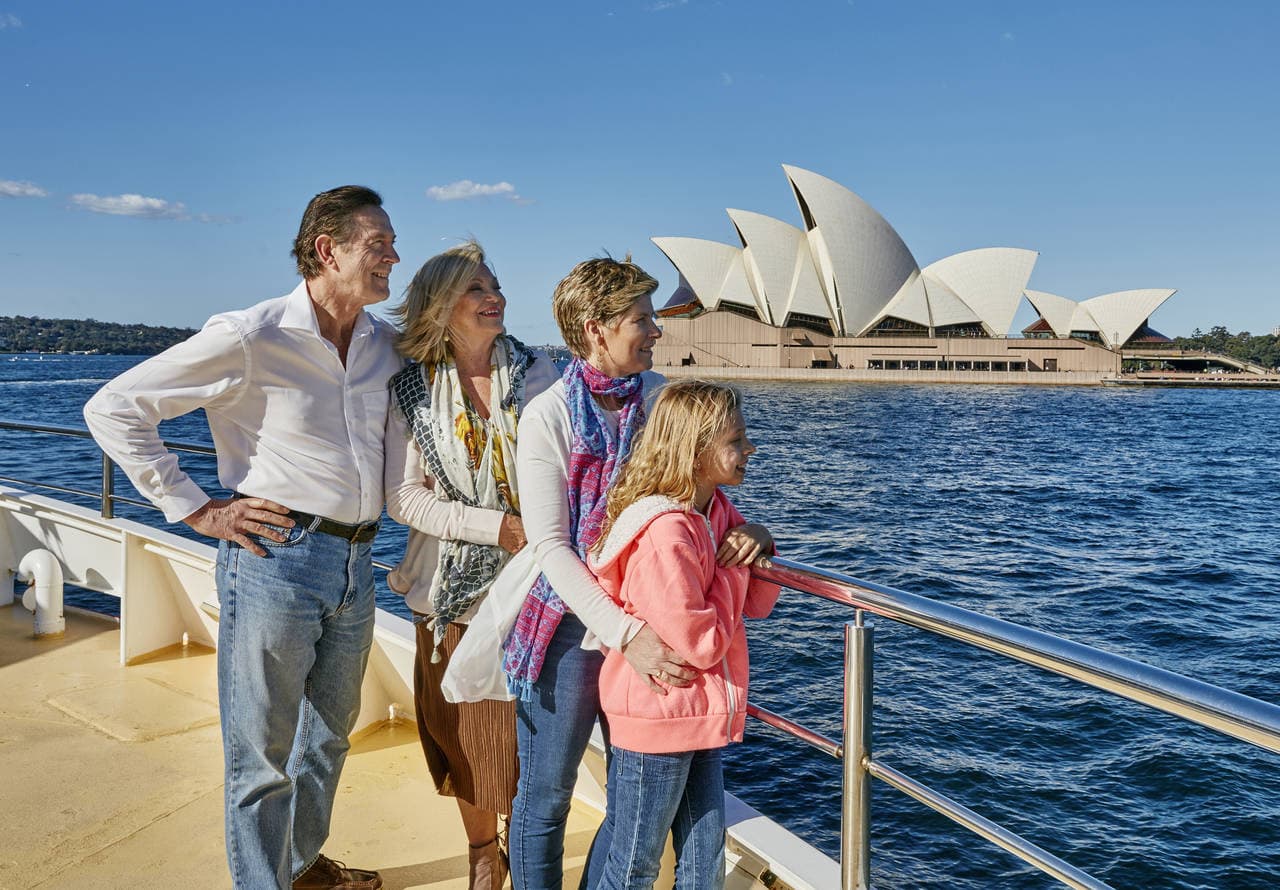 COMBO: WILD LIFE Sydney Zoo Ticket + Captain Cook Hop-on Hop-off Cruise - image 3