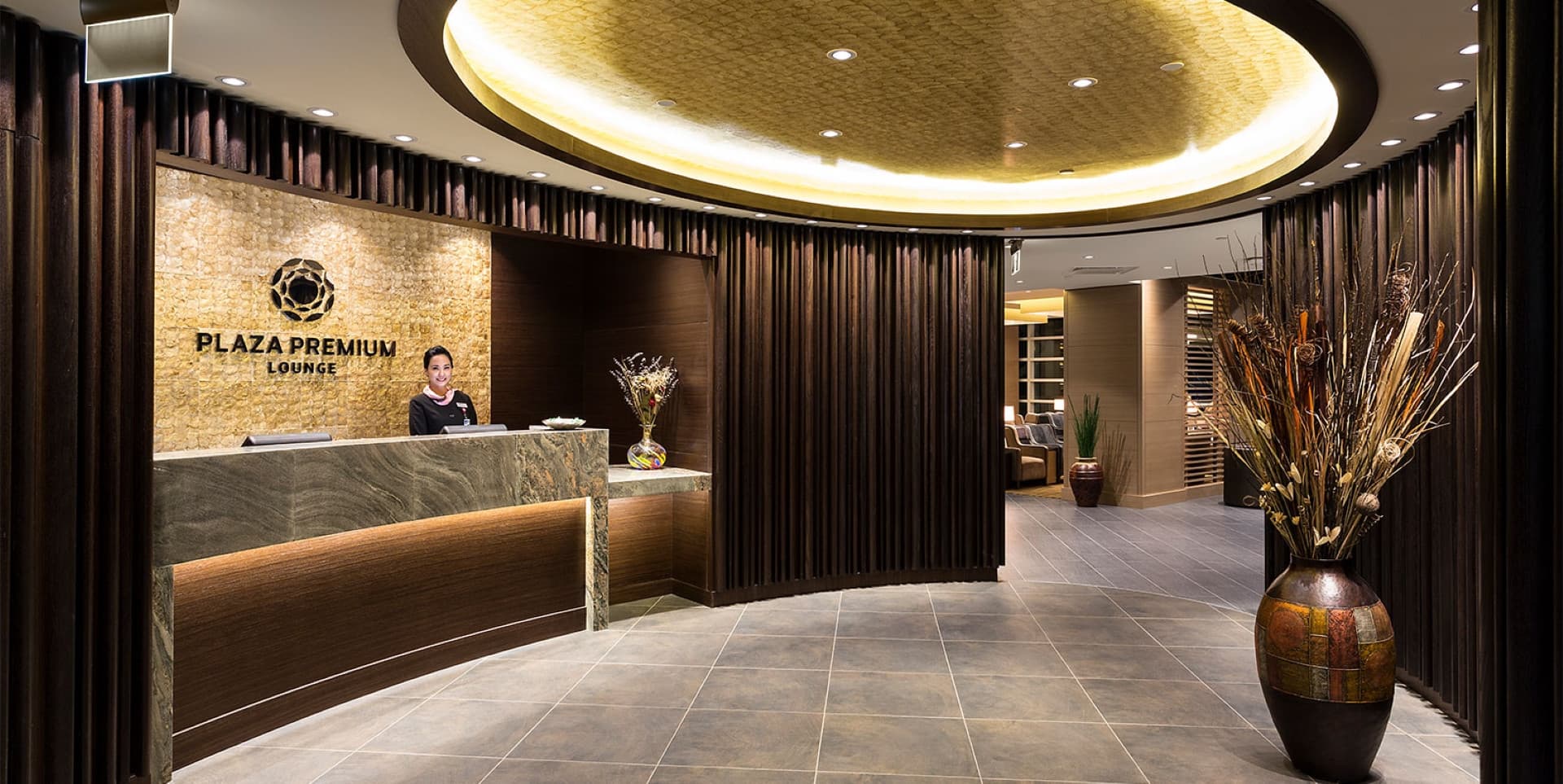 Plaza Premium Lounge - Vancouver International Airport - image 7