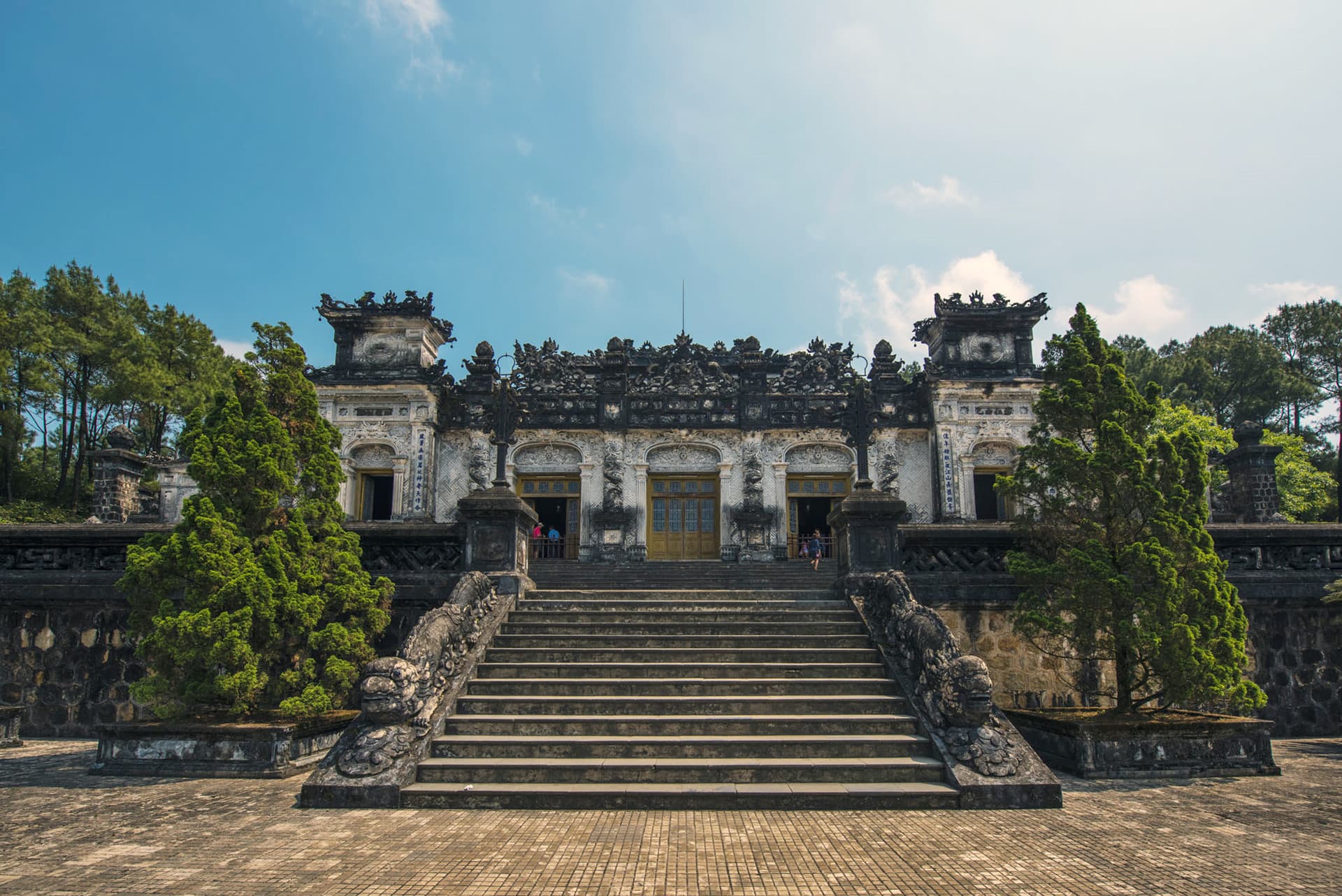 Hue City Tour with Dragon Boat Ride - image 6