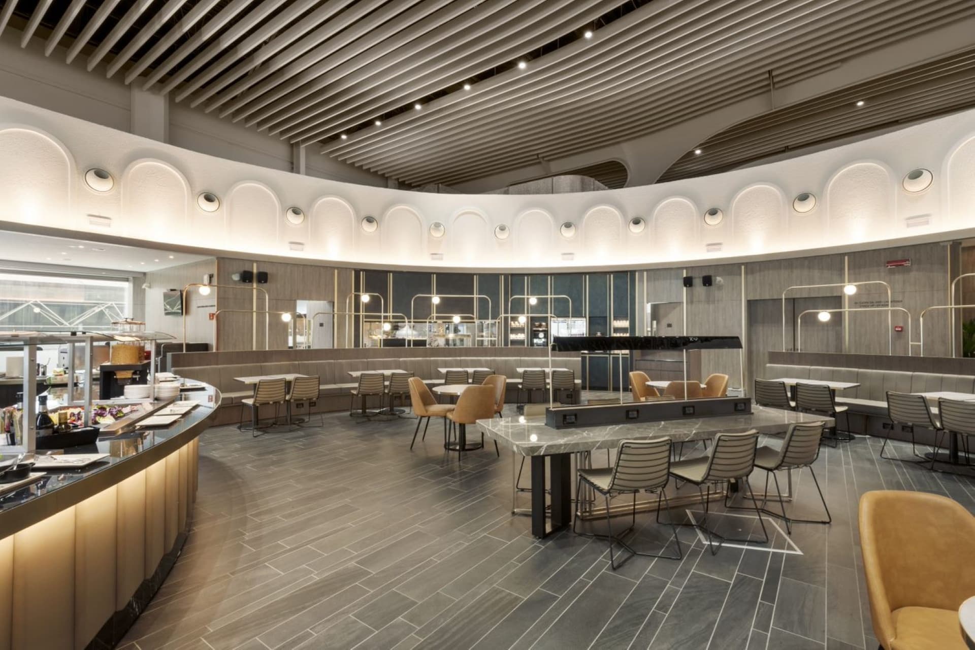 Plaza Premium Lounge - Leonardo da Vinci-Fiumicino Airport Terminal 3 - image 2