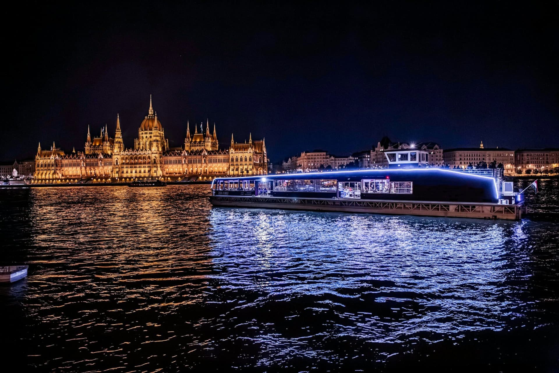 Budapest Parliament Panorama Sightseeing Cruise from Buda - main image