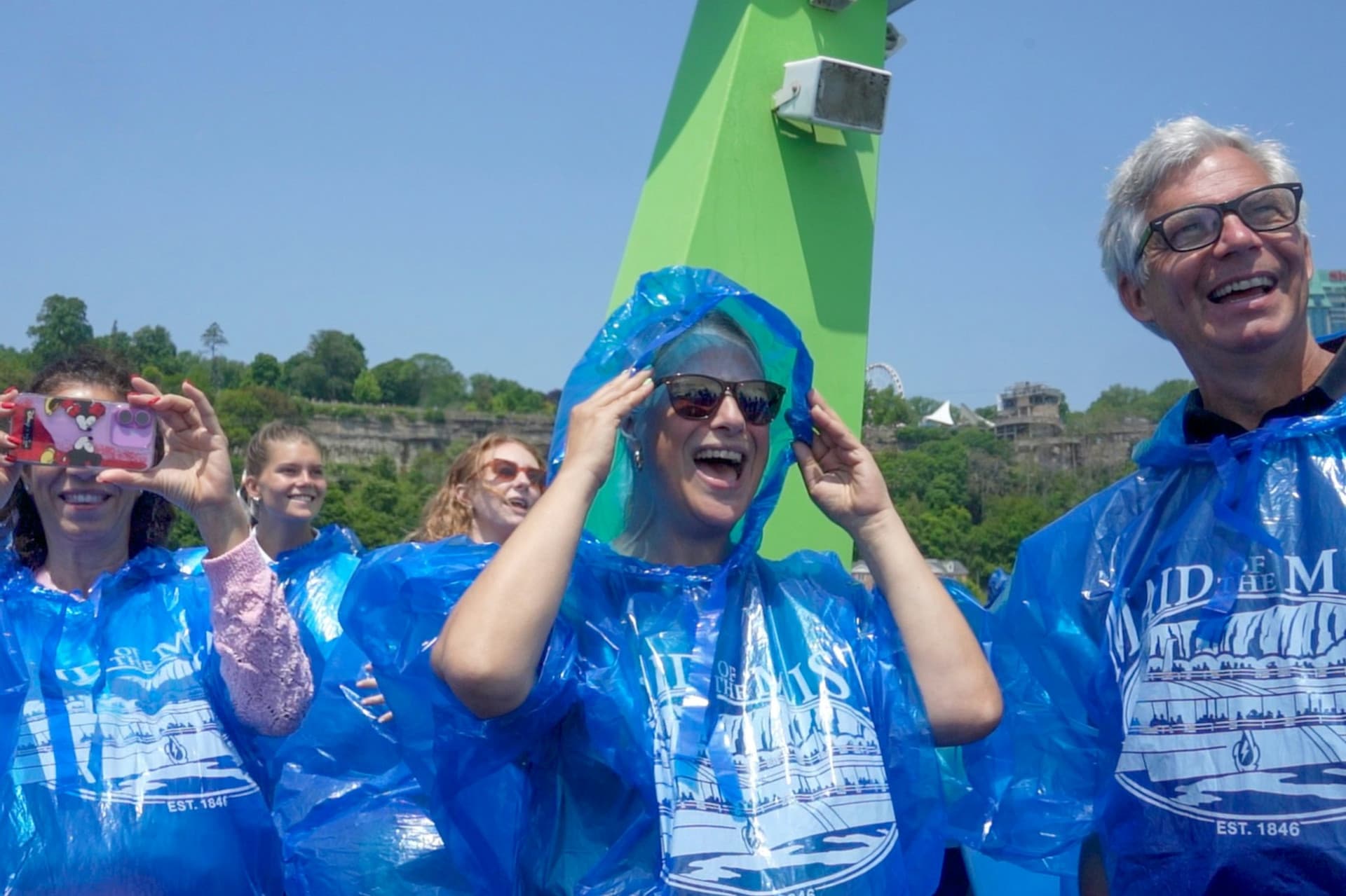 Niagara Falls US: Maid of the Mist Cruise + Cave of the Winds + Small Group Tour - image 3