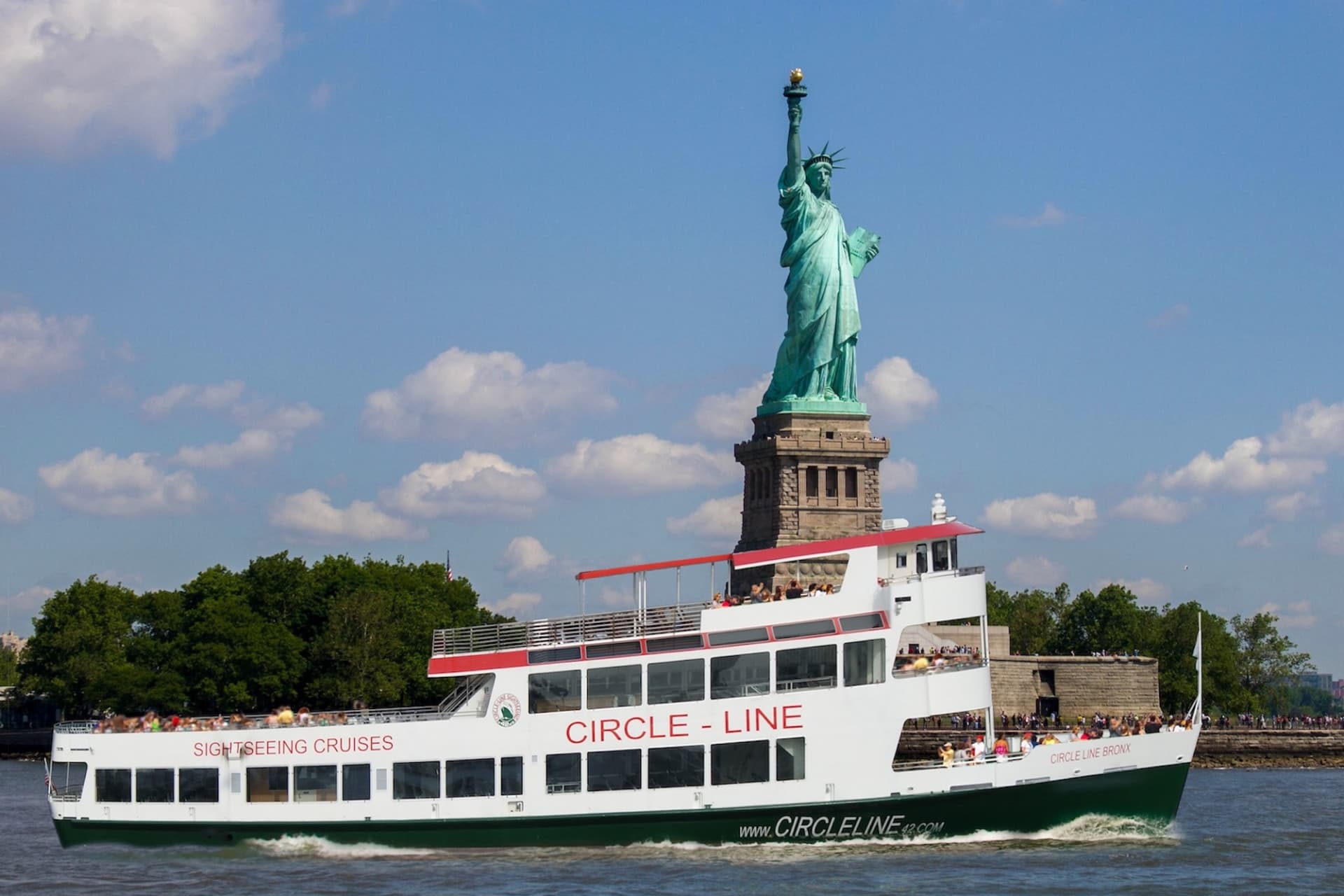 Official Circle Line Cruises, Midtown NYC: Reserved Straight-to-Board Ticket - main image