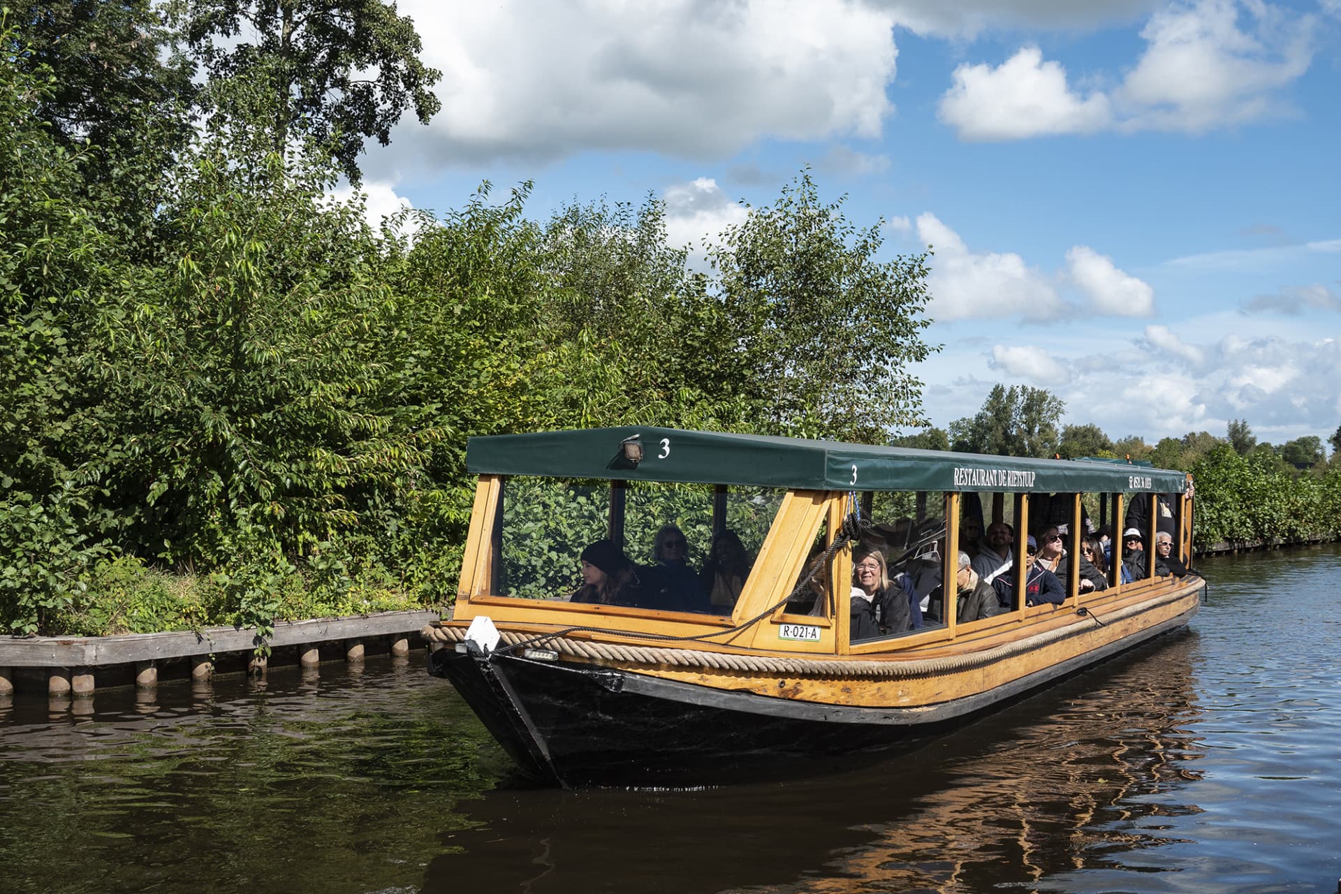 Tour de día completo a Giethoorn desde Ámsterdam con crucero por los canales y tour a pie autoguiado - imagen 10