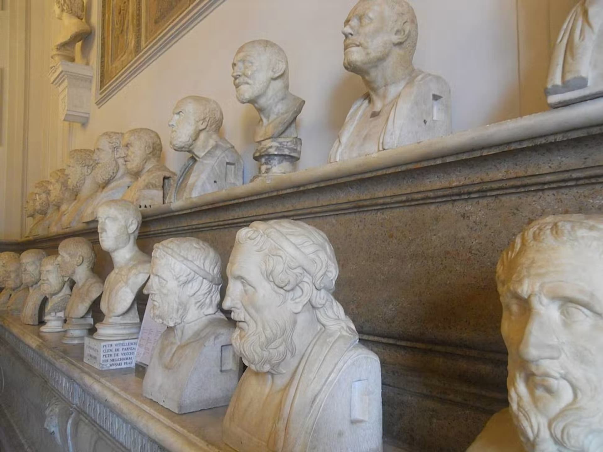 Entrada a los Museos Capitolinos - imagen 11