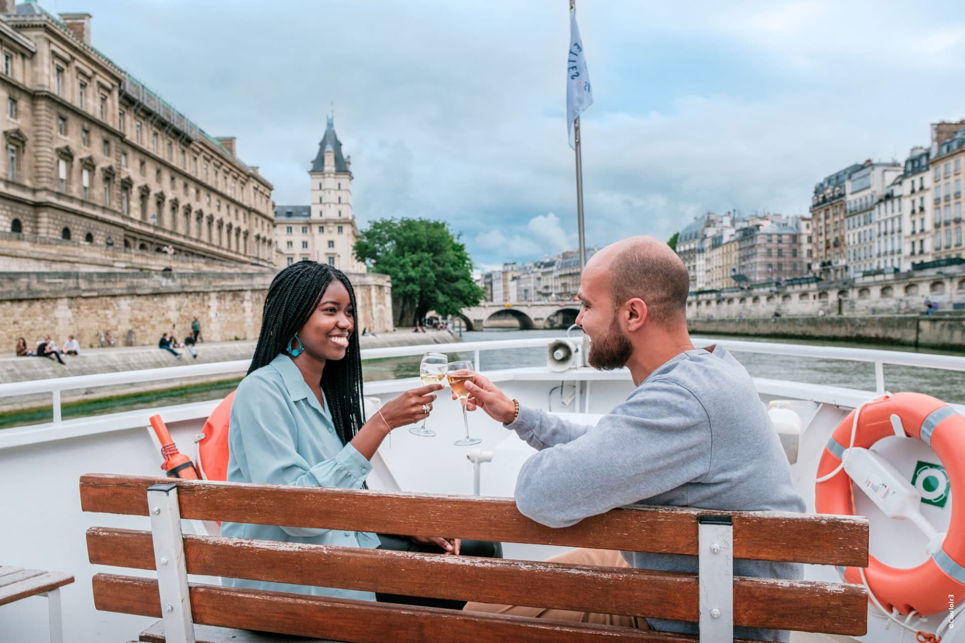 Seine River Cruise by Vedettes De Paris - image 4