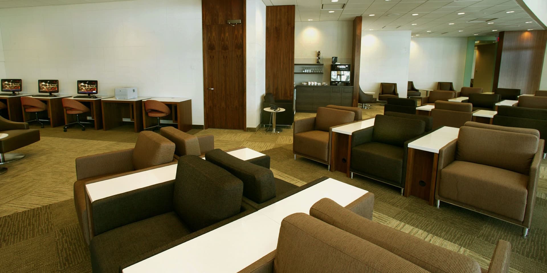 Plaza Premium Lounge - Terminal 1 del Aeropuerto Internacional Toronto Pearson - imagen 8