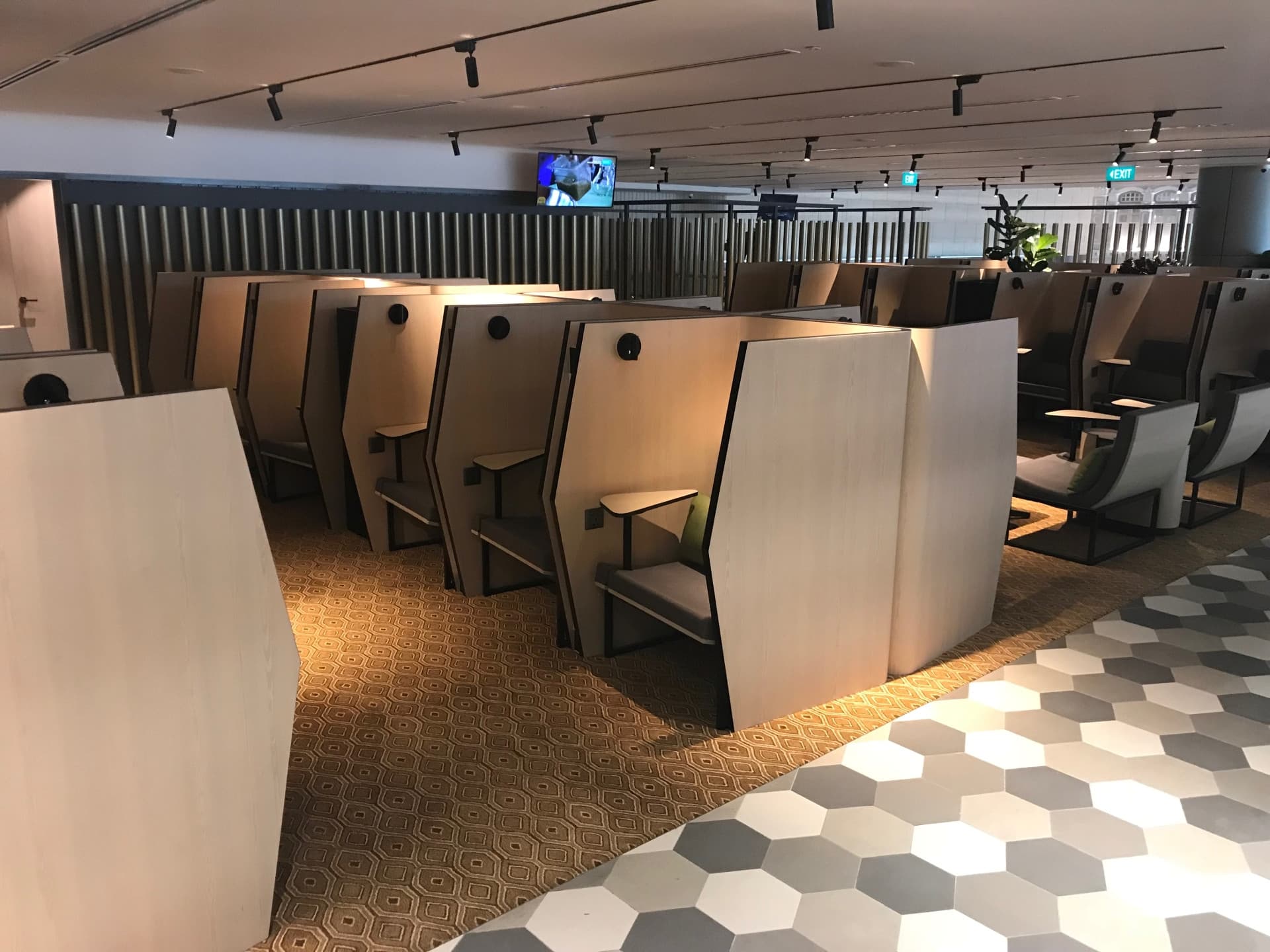 싱가포르 창이공항 제4터미널 라운지 : 블로썸 SATS & 플라자 프리미엄 라운지 서비스 - 이미지 4