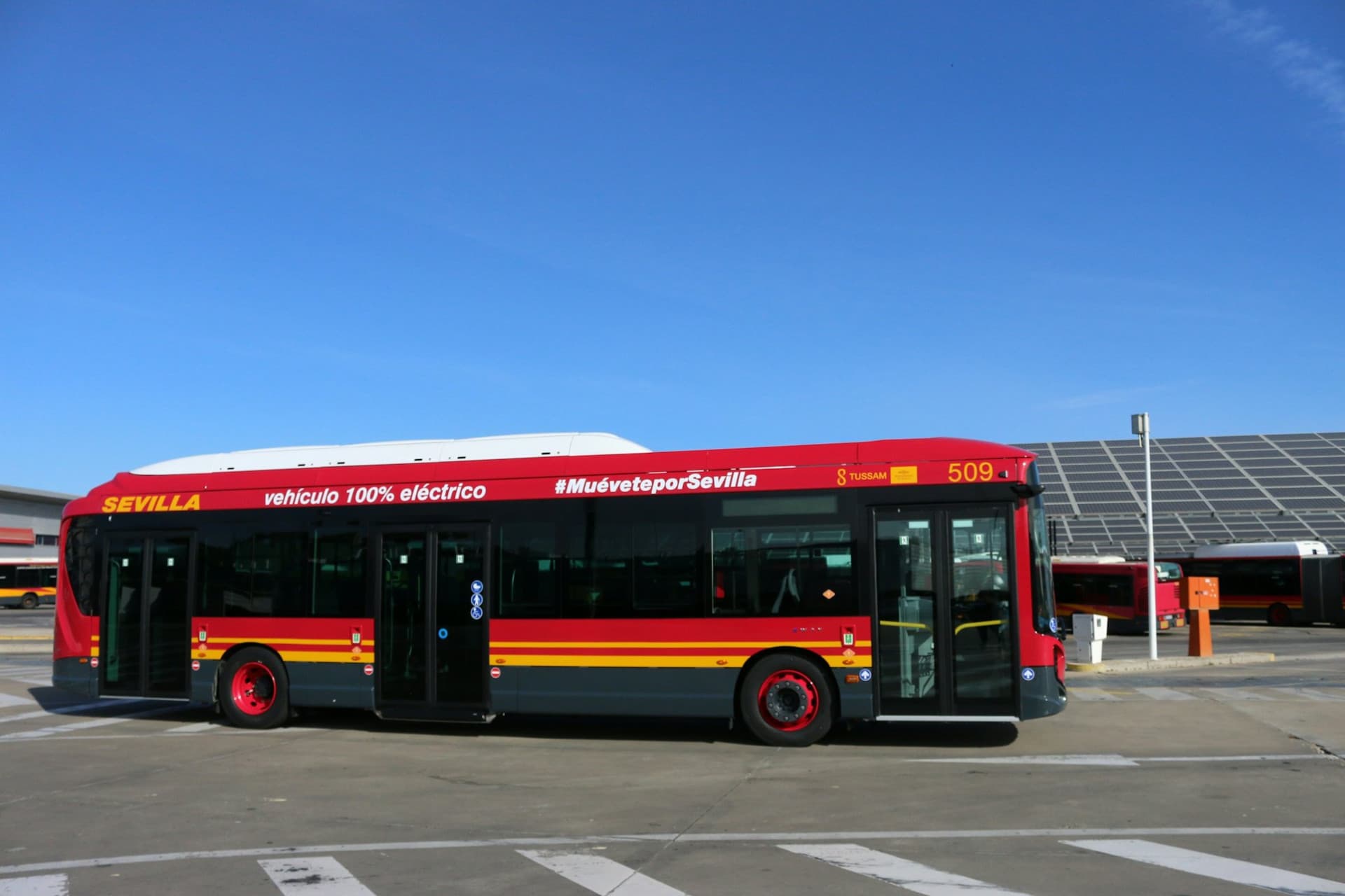 Seville: Airport Transfer Ticket to City Center - image 9