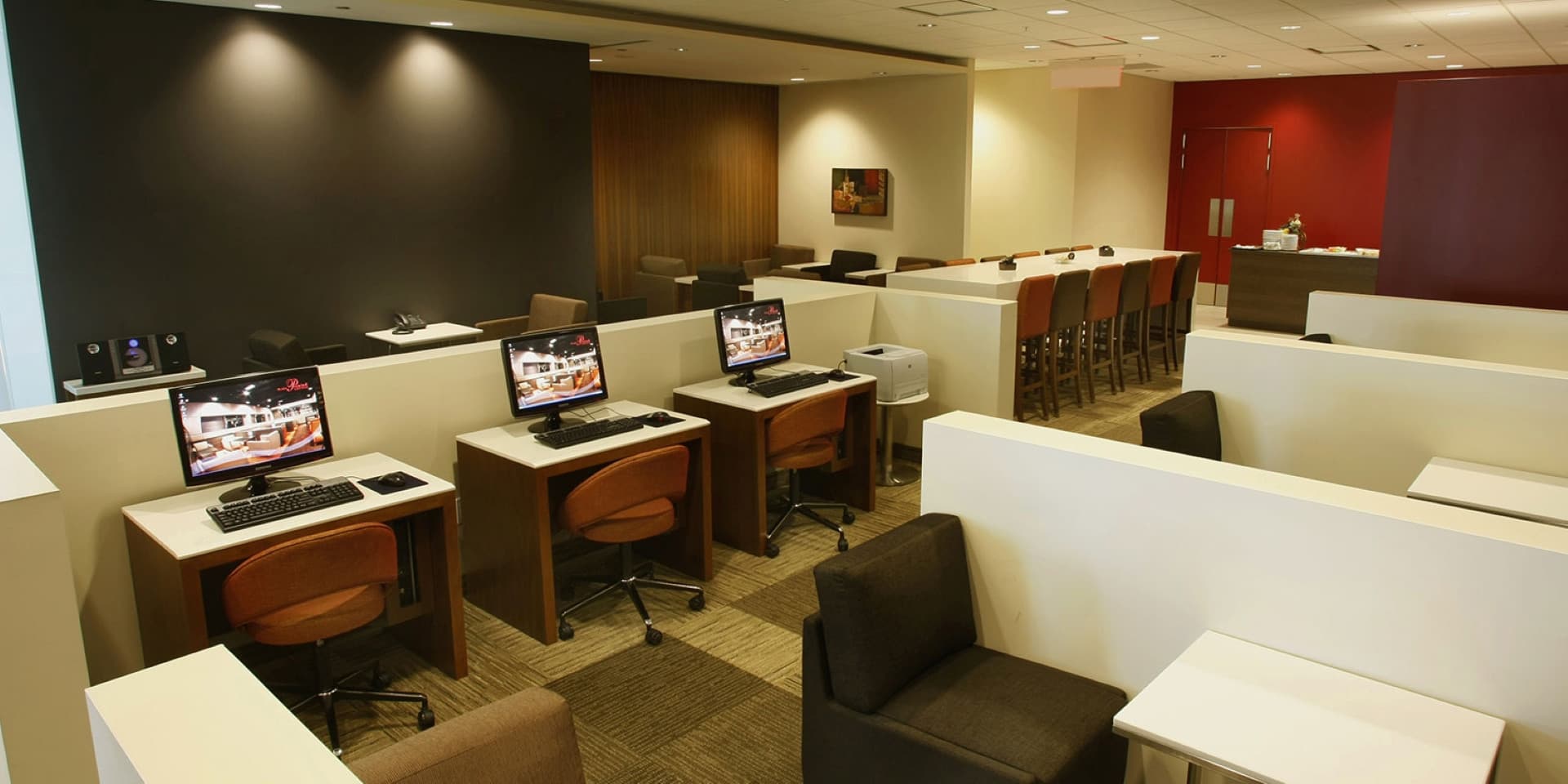 Plaza Premium Lounge - Toronto Pearson International Airport Terminal 1 - image 7