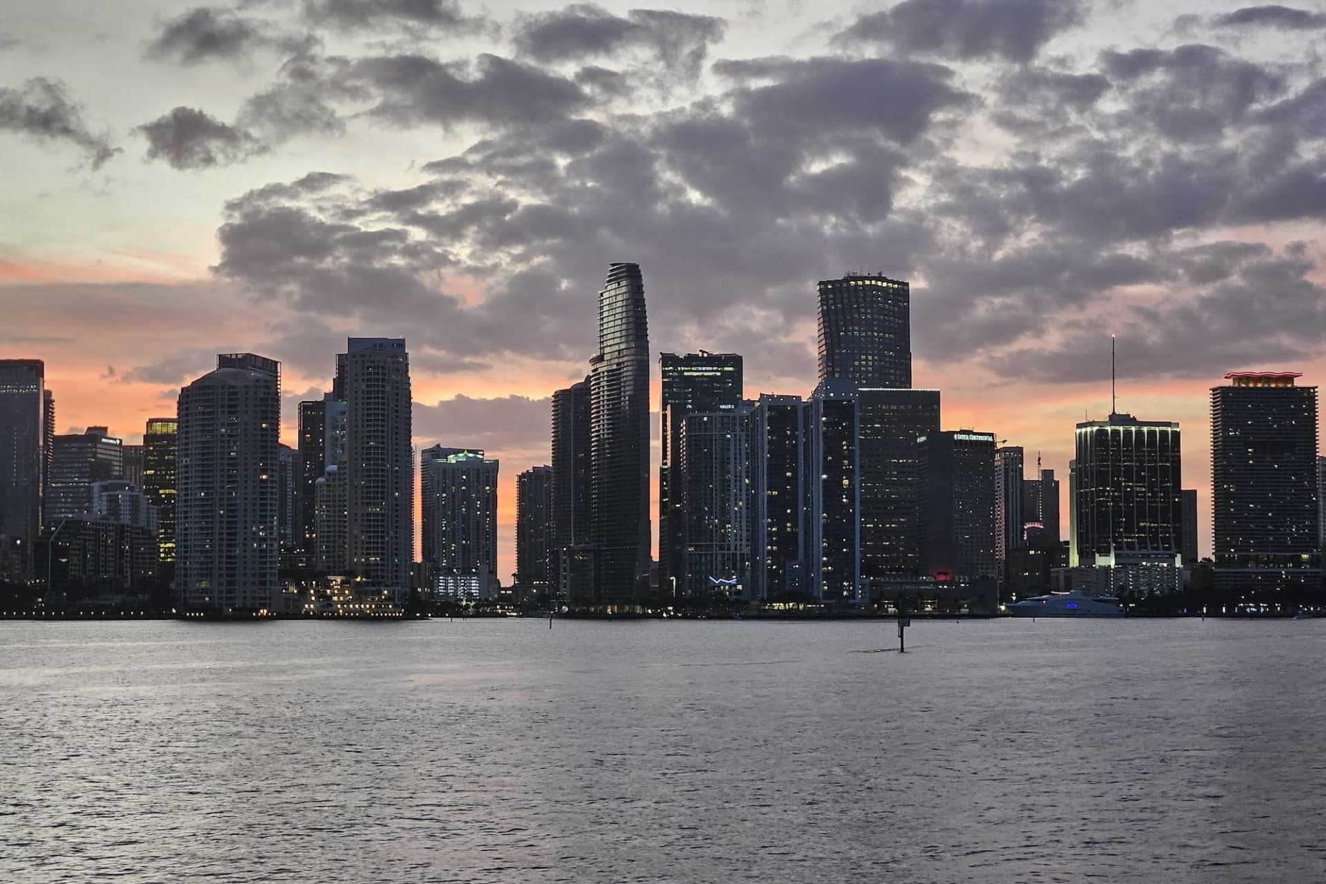 Crucero al atardecer por la bahía de Biscayne y las mansiones de los millonarios en Miami - imagen 14