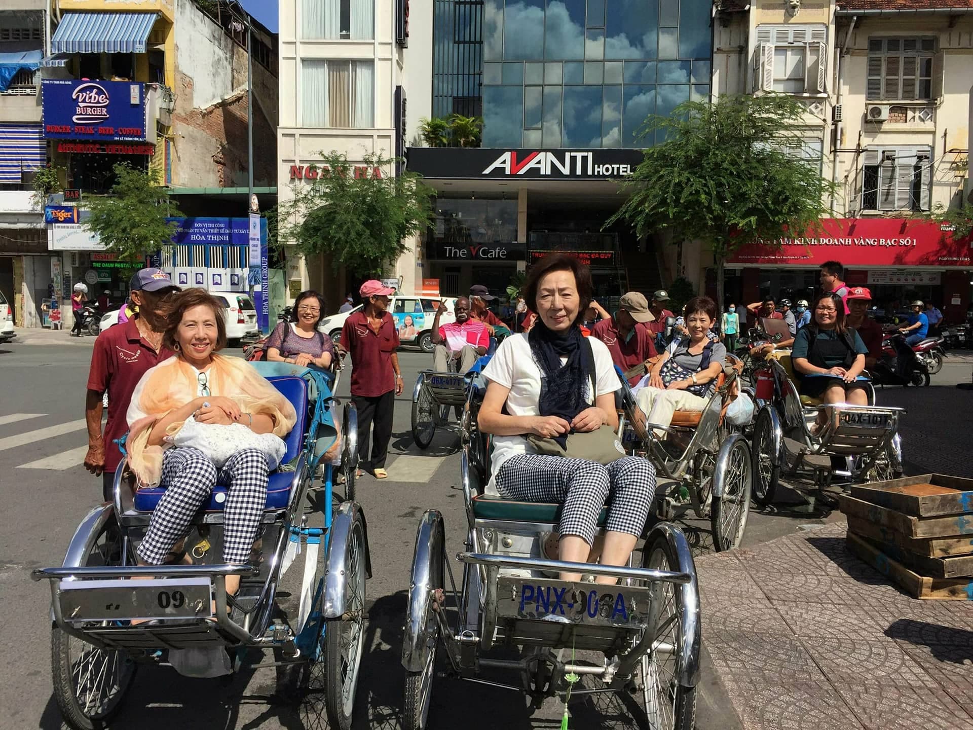 Chef Vu Cooking Class with Market Tour and Cyclo Ride - image 2