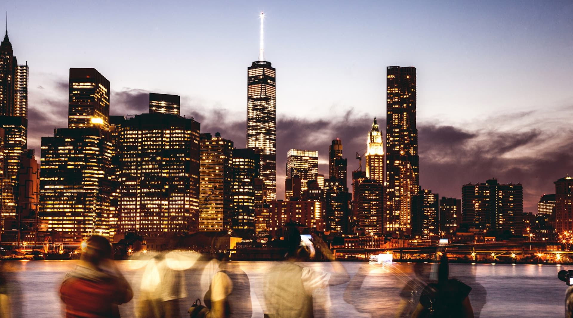 Circle Line "NYC Harbor Lights" Evening Cruise (2 hours): Reserved Straight-to-Board Ticket - image 4