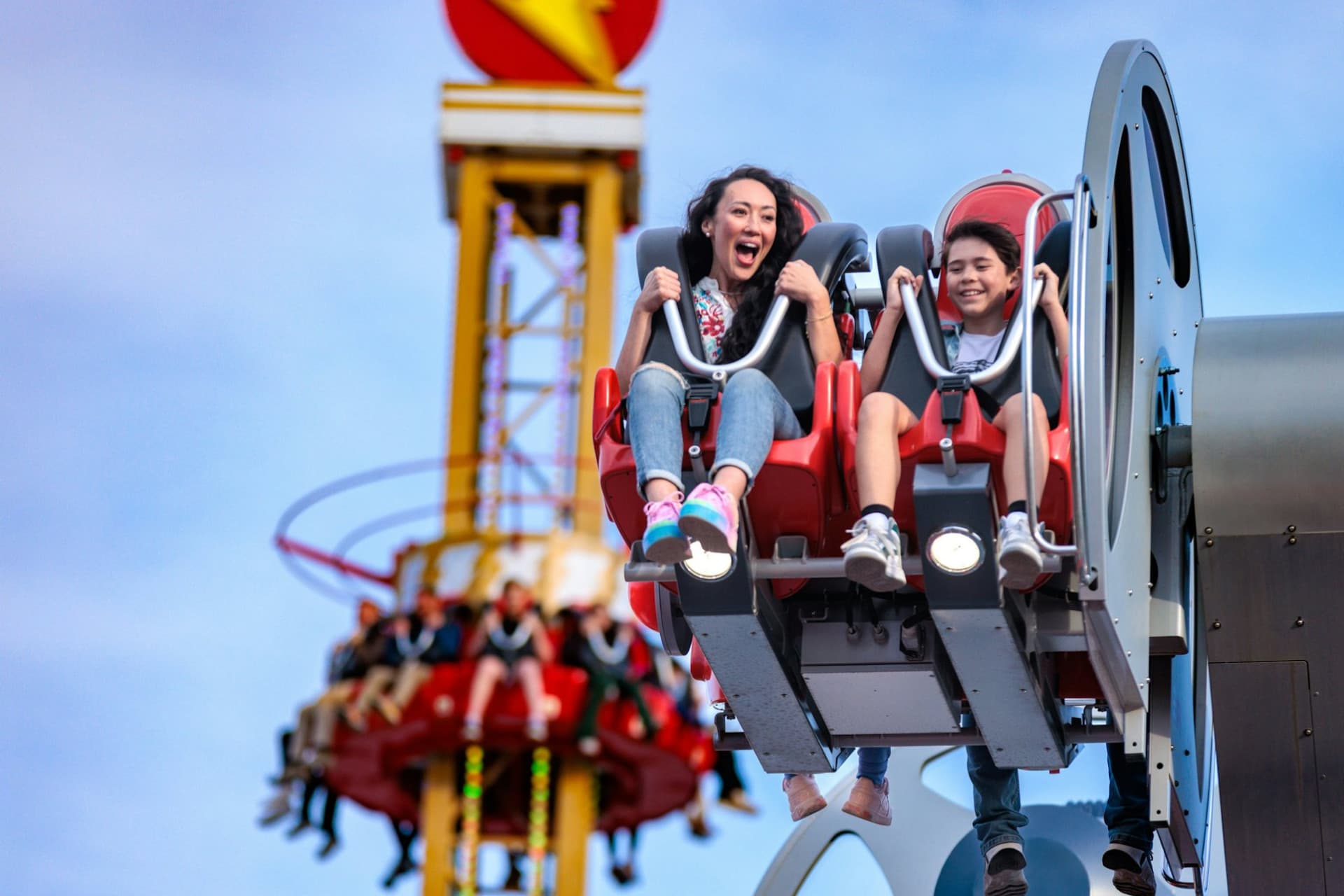 Entrada a Six Flags Fiesta Texas - imagen 2