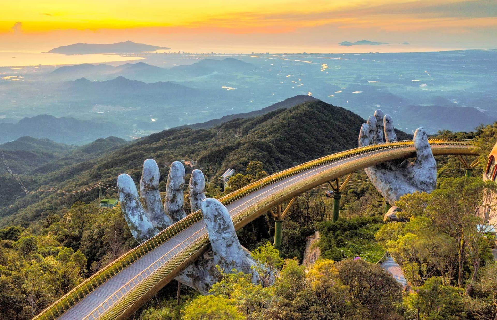 Ba Na Hills and Golden Bridge Full-Day Tour from Da Nang - main image