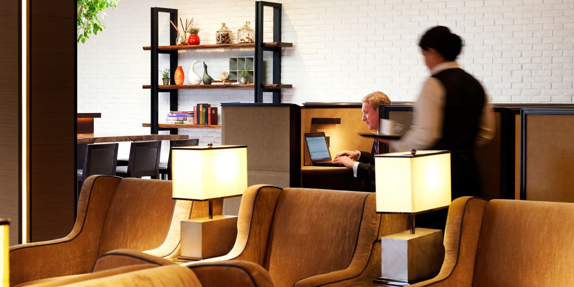 Plaza Premium Lounge - London Heathrow Airport Terminal 4 - image 2