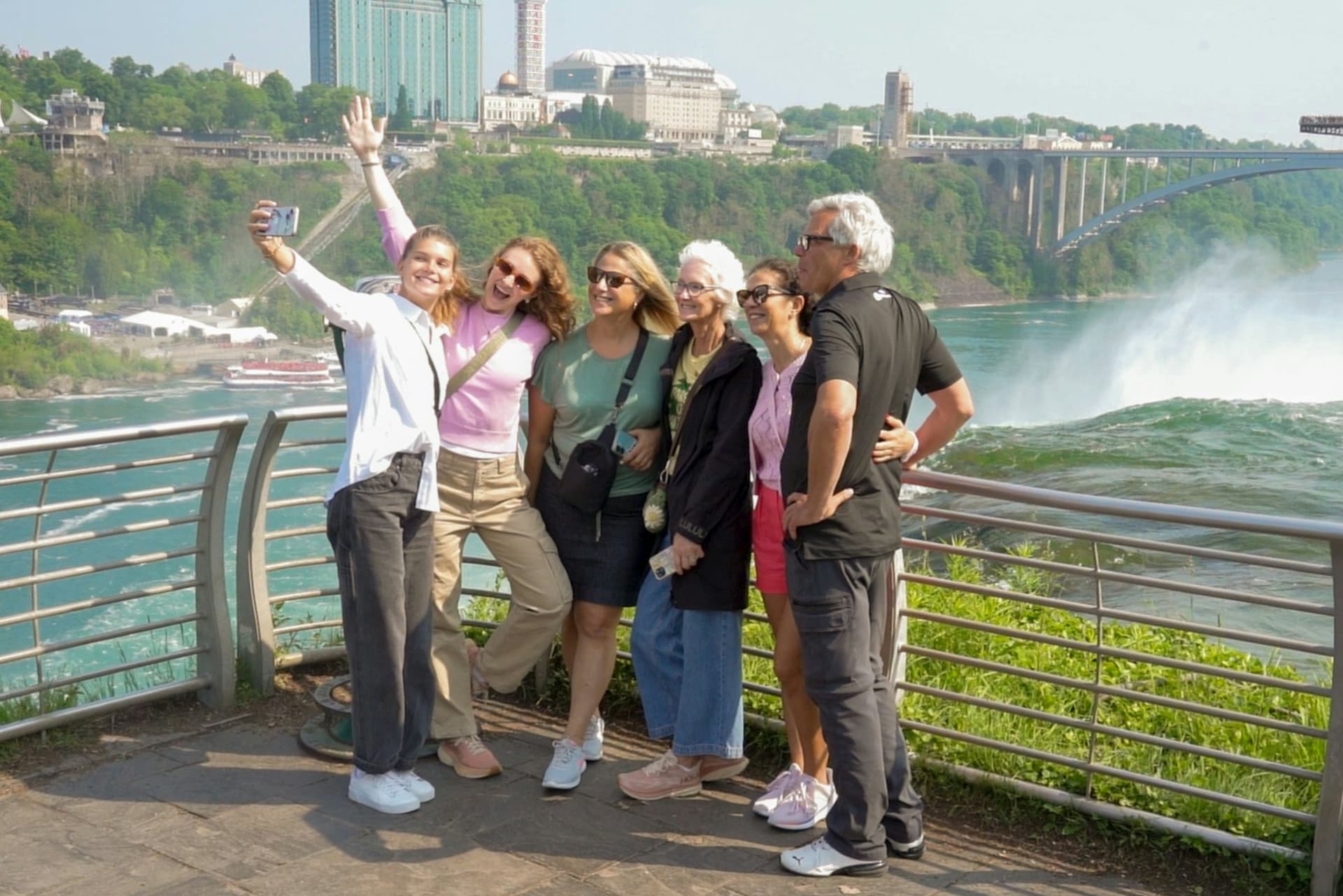 Niagara Falls US: Maid of the Mist Cruise + Cave of the Winds + Small Group Tour - image 5