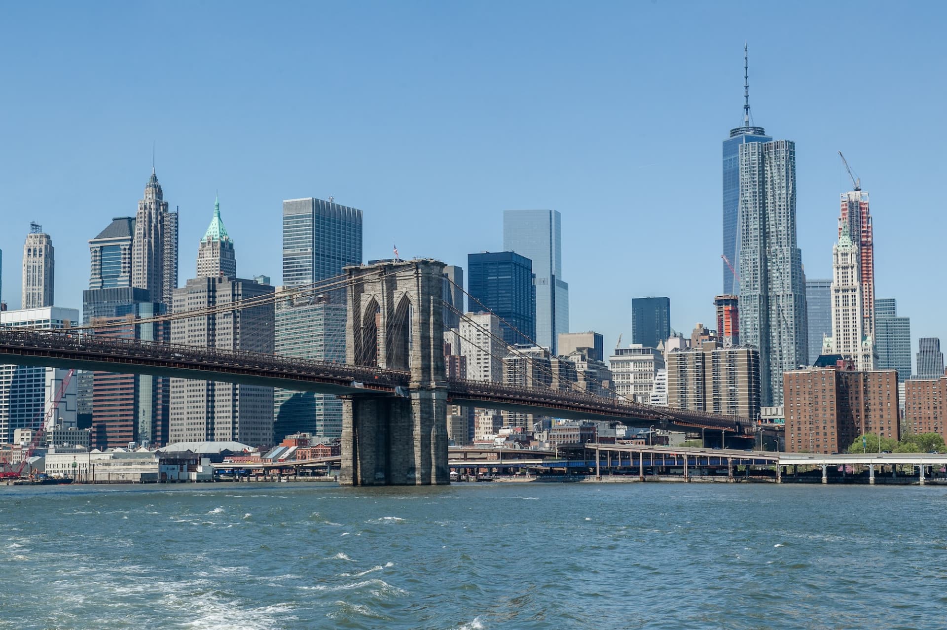 Circle Line "NYC Landmarks" Sightseeing Cruise (1.5 hours): Reserved Straight-to-Board Ticket - image 11