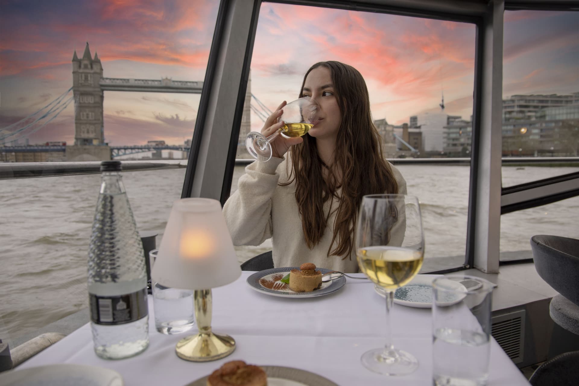London Dinner Cruise on the River Thames - imagen 2