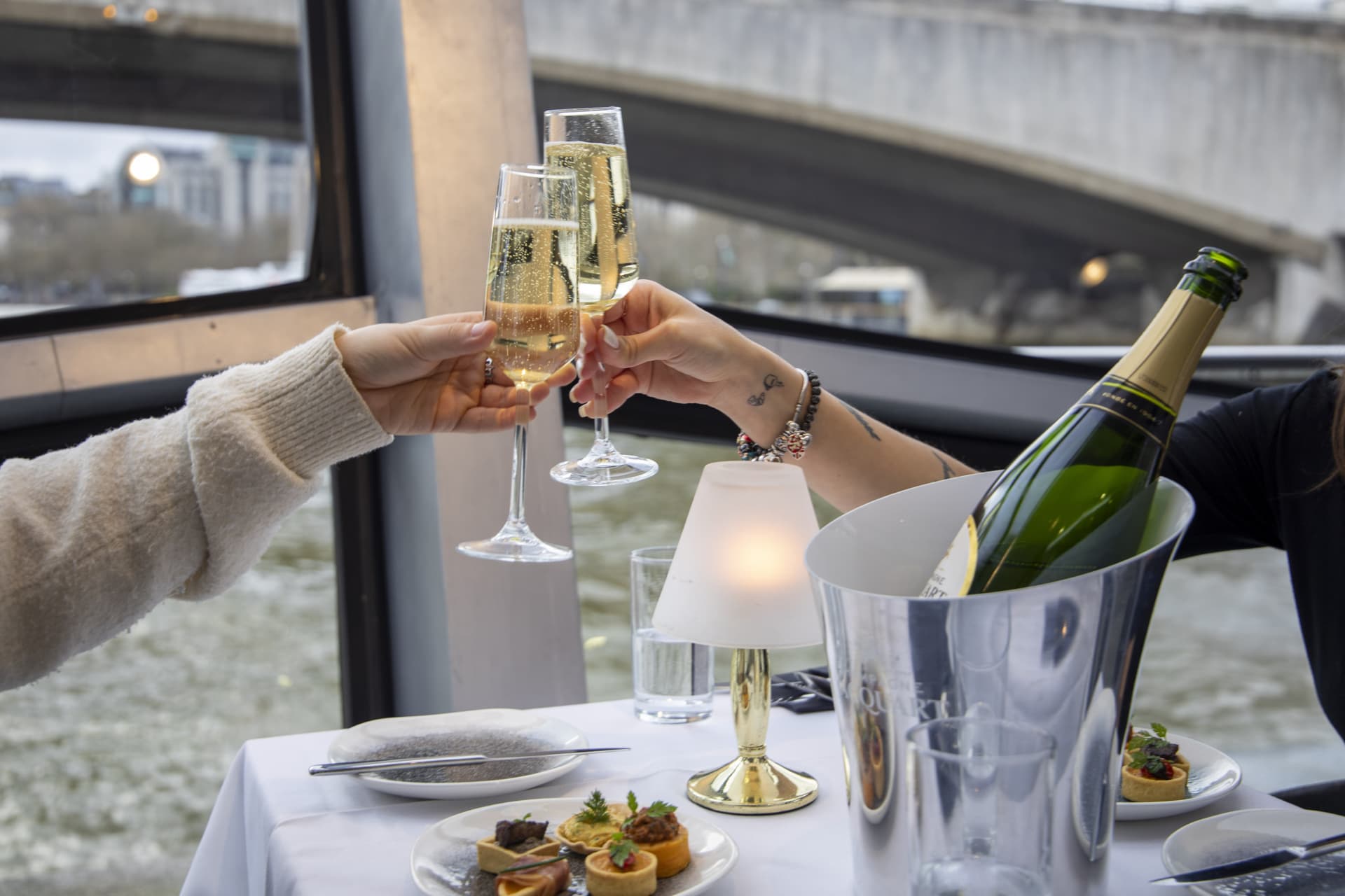 London Dinner Cruise on the River Thames - imagen 11