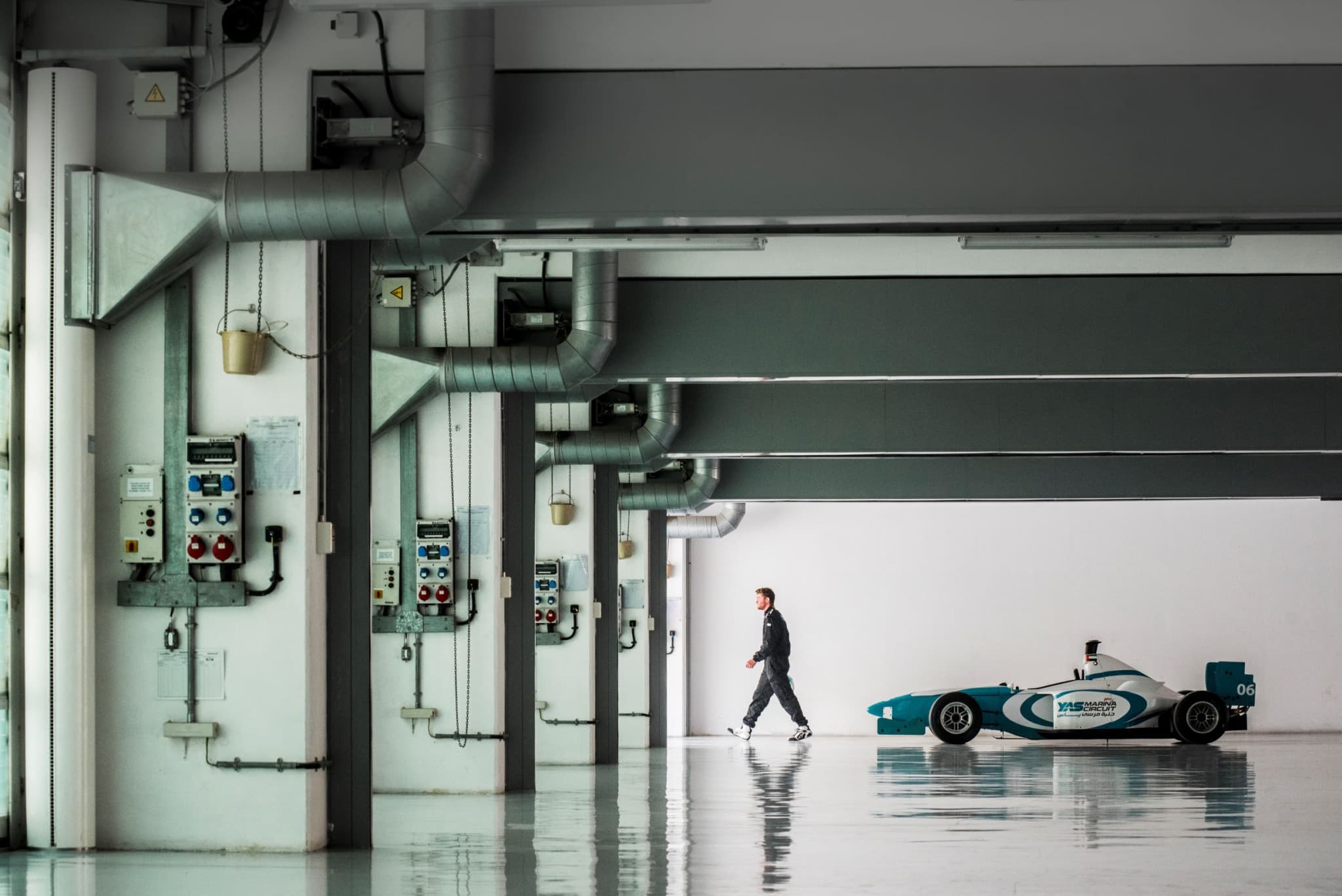 Yas Marina Circuit Formula Yas 3000 Driving Experience - image 6