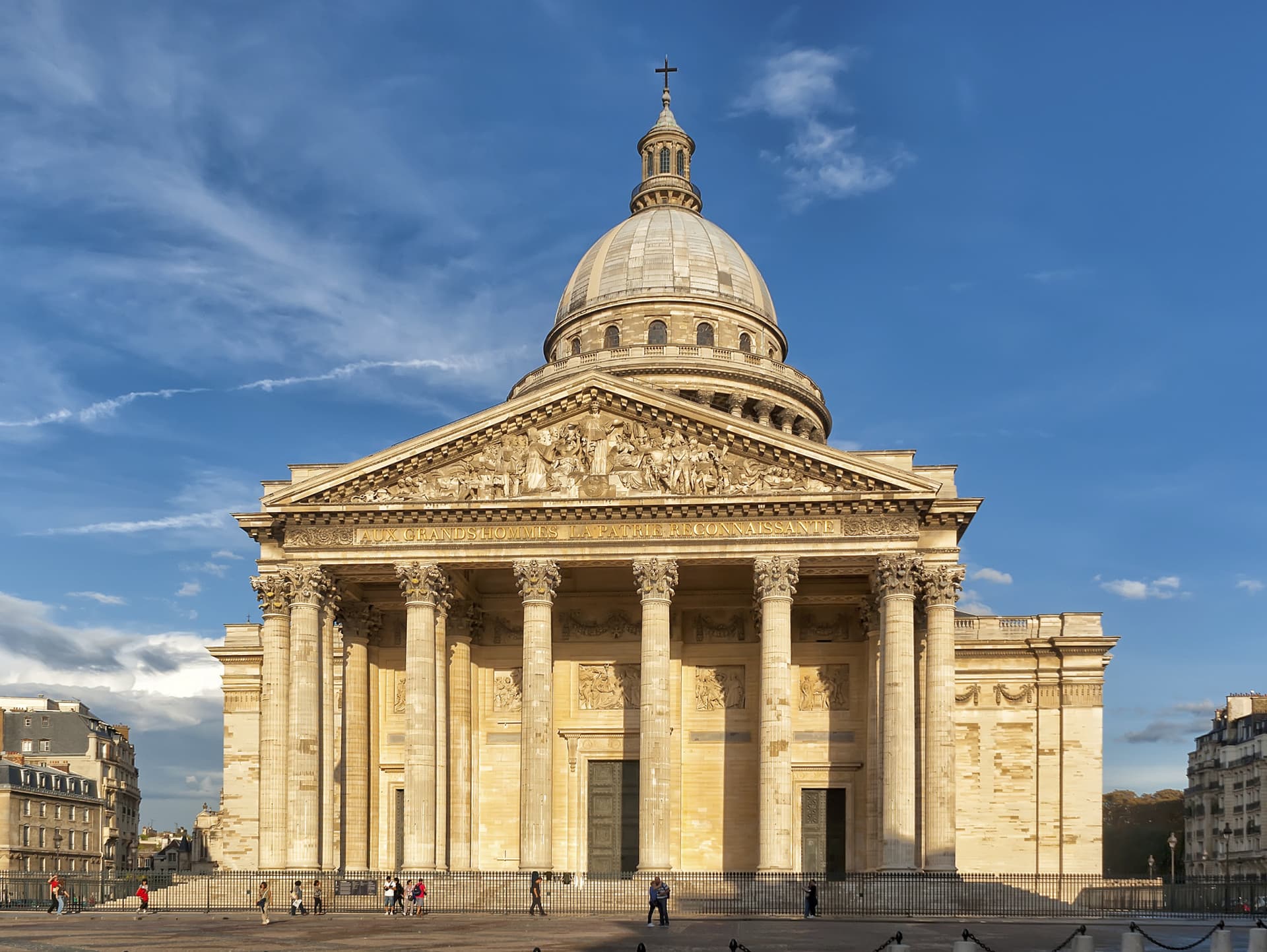 Paris Open-Top Bus Tour, Seine River Cruise, and Eiffel Tower Dining Experience - image 6