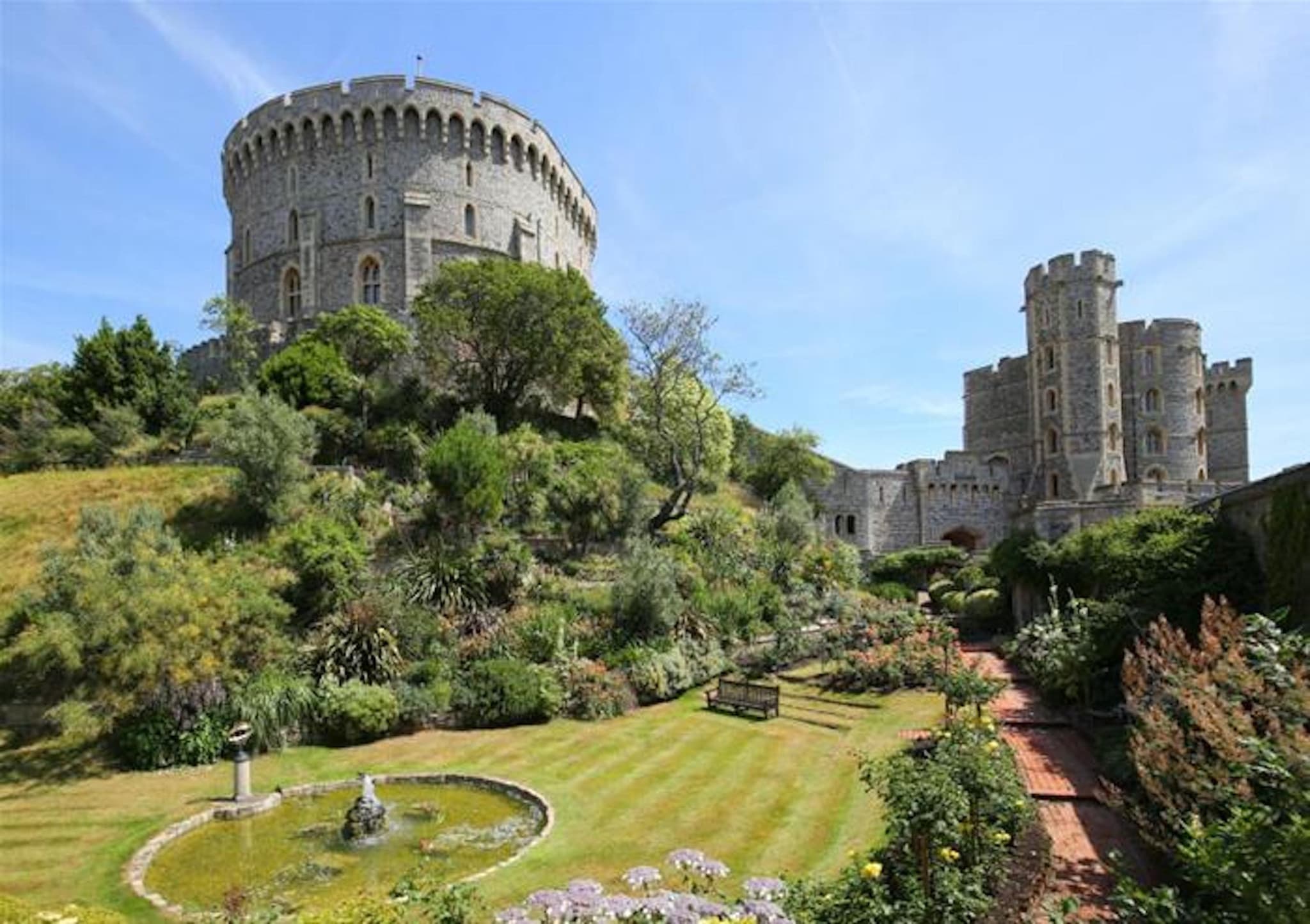 Hampton Court Palace, Windsor Castle, and London Sightseeing Tour - main image