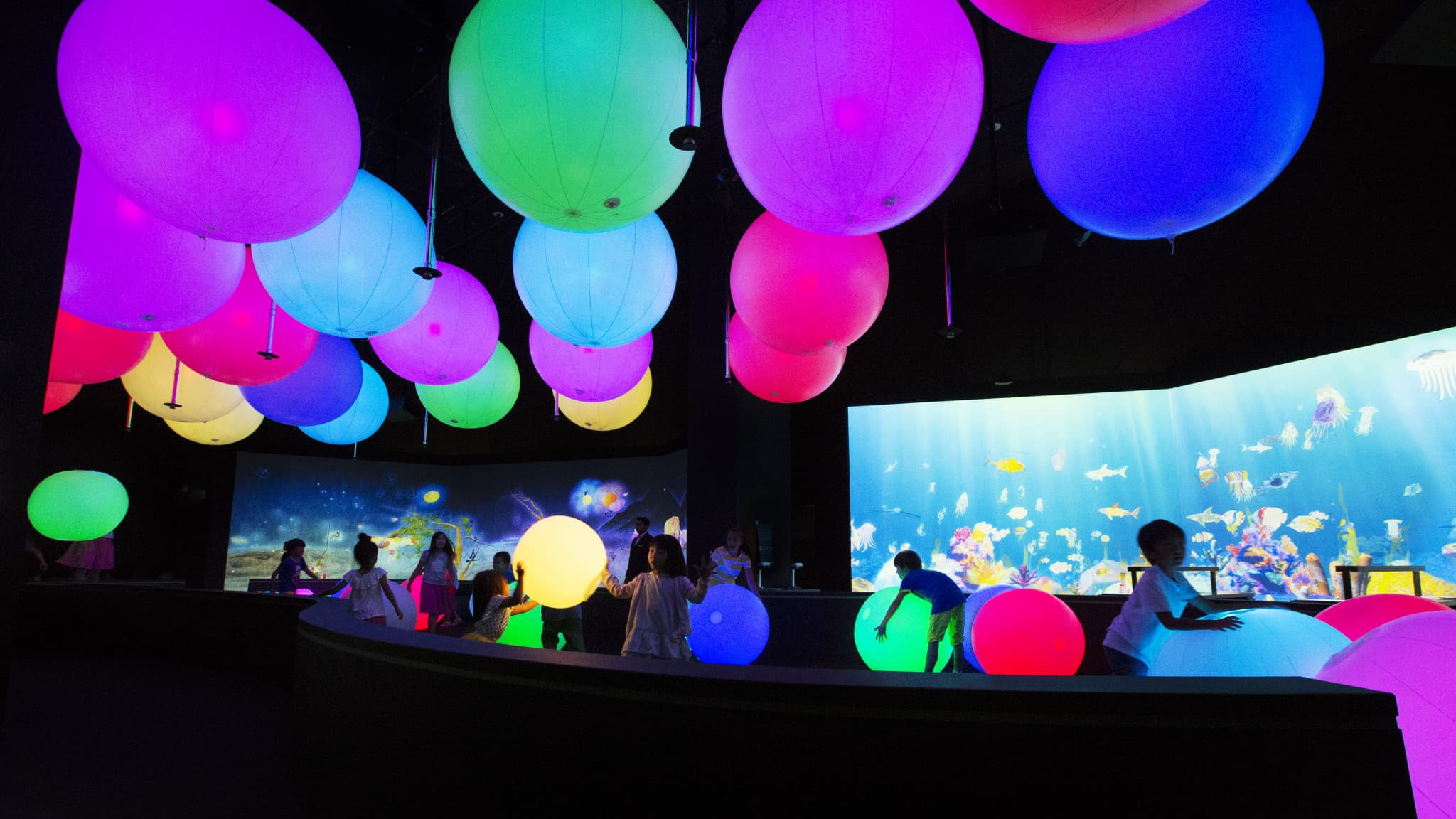 COMBO: Marina Bay Sands SkyPark Observation Deck + ArtScience Museum Tickets - image 10