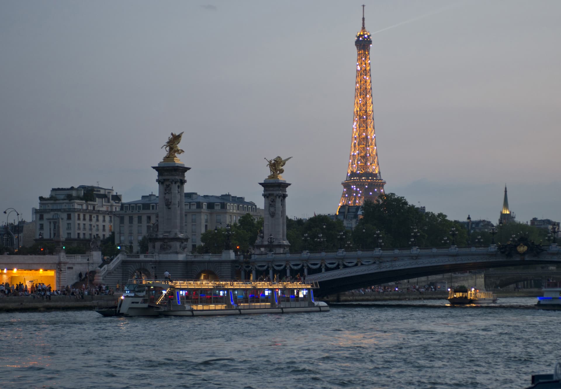 Paris Open-Top Bus Tour, Seine River Cruise, and Eiffel Tower Dining Experience - image 10