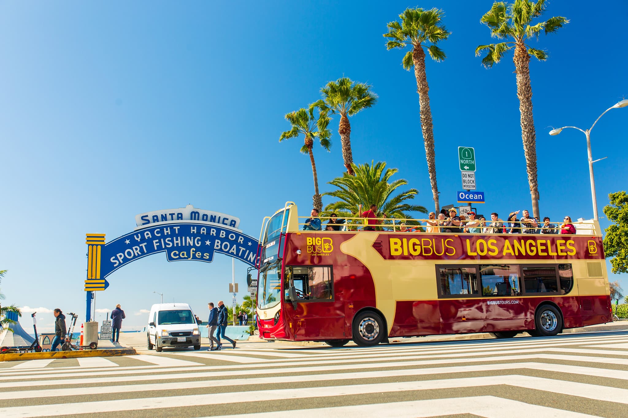Big Bus Los Angeles Hop-on Hop-off Bus Tour - image 2