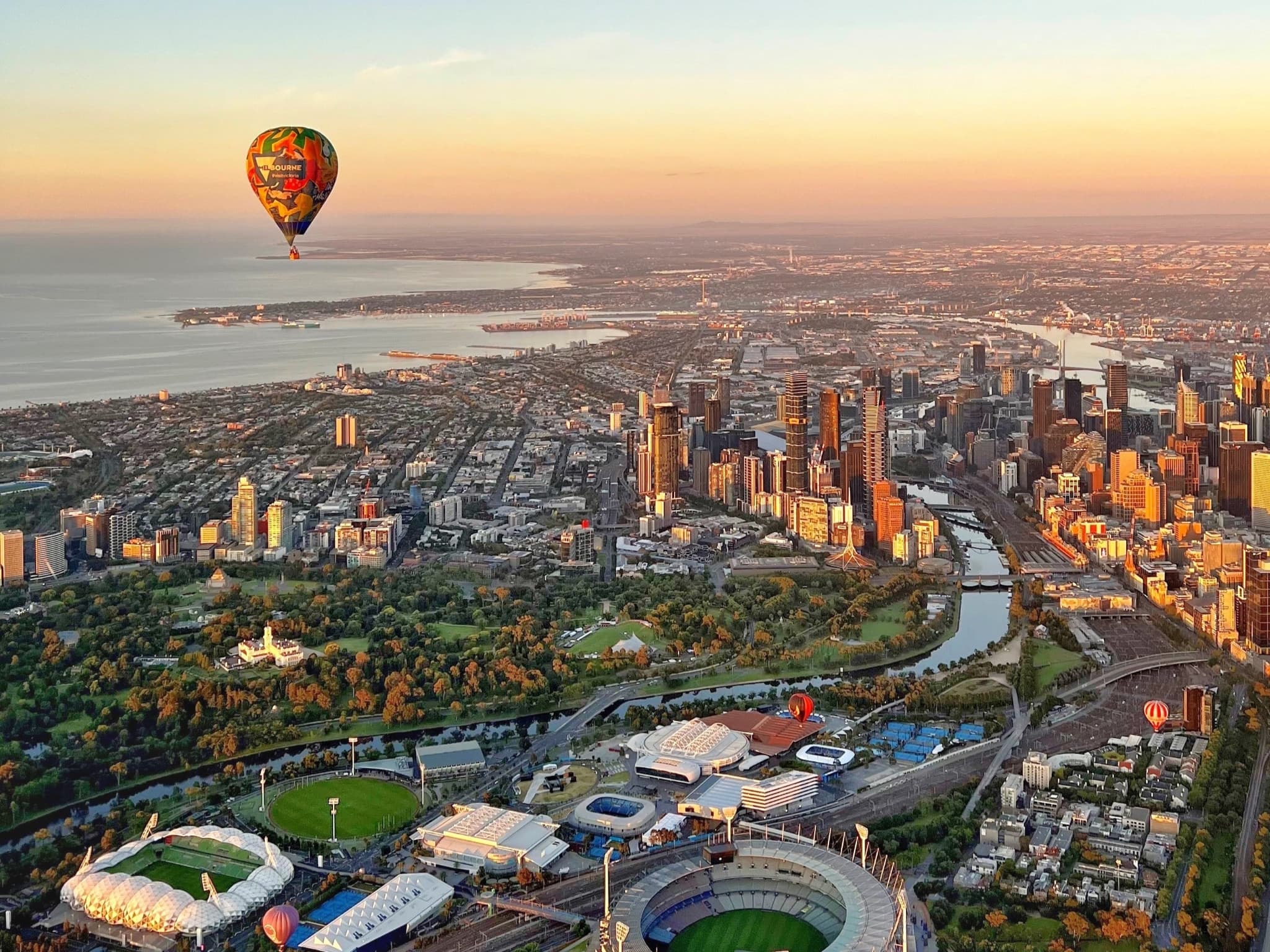 Sunrise Hot Air Balloon Flight over Melbourne with Photos - image 3
