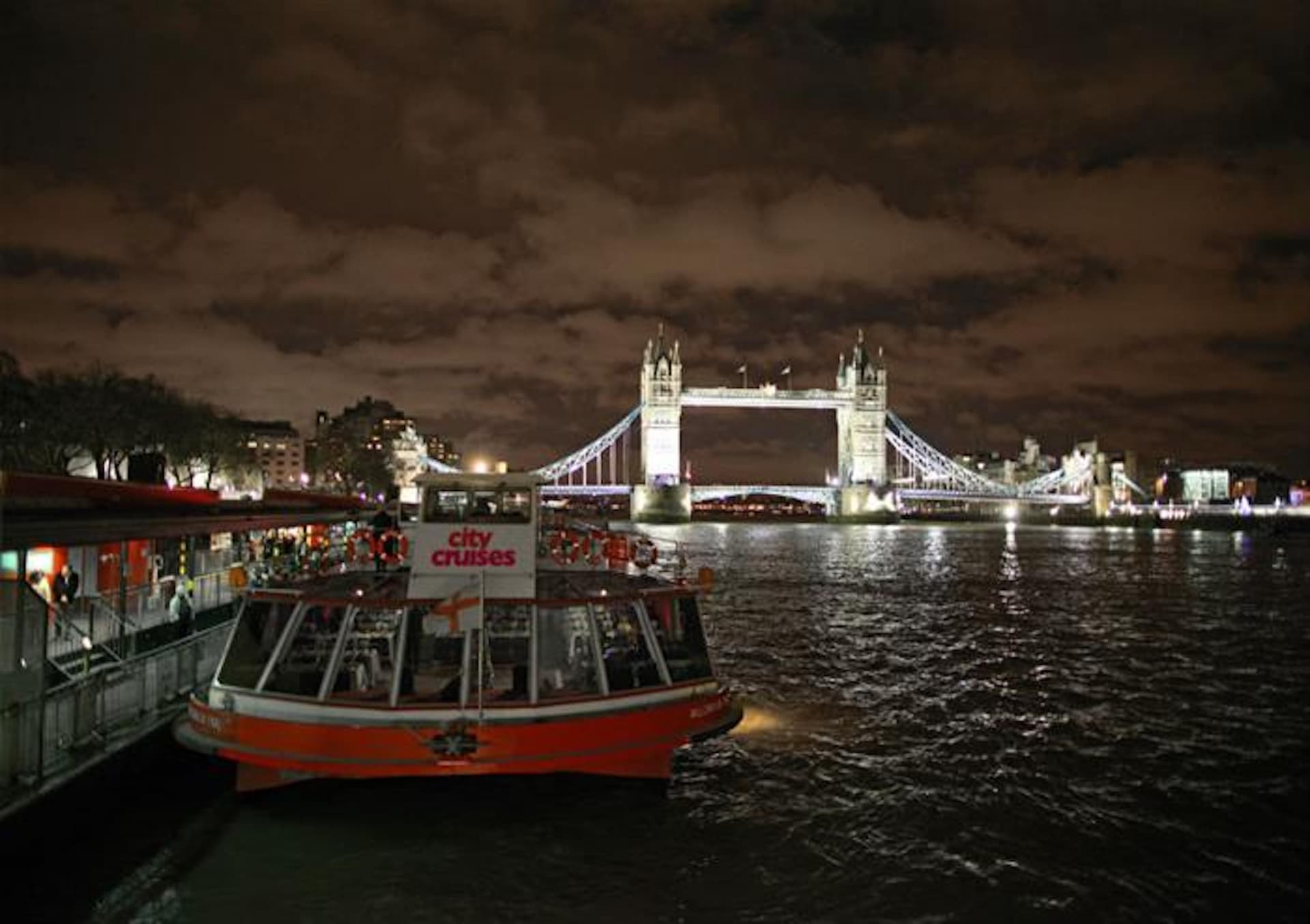 London Dinner Cruise on the River Thames - imagen principal