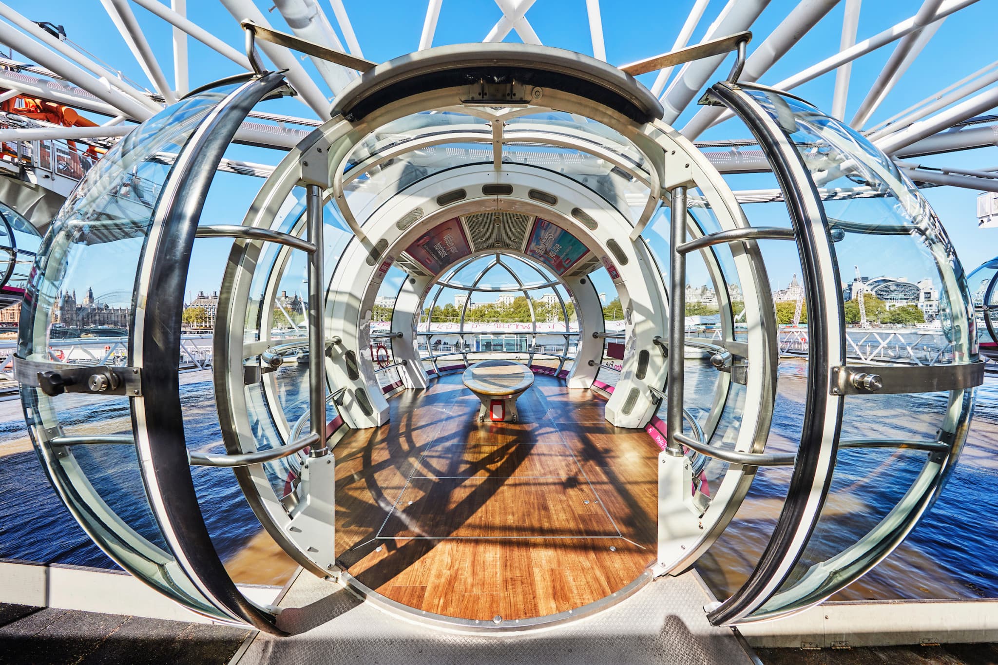 COMBO: London Eye Ticket + London Hop-on Hop-off Bus Tour - image 6