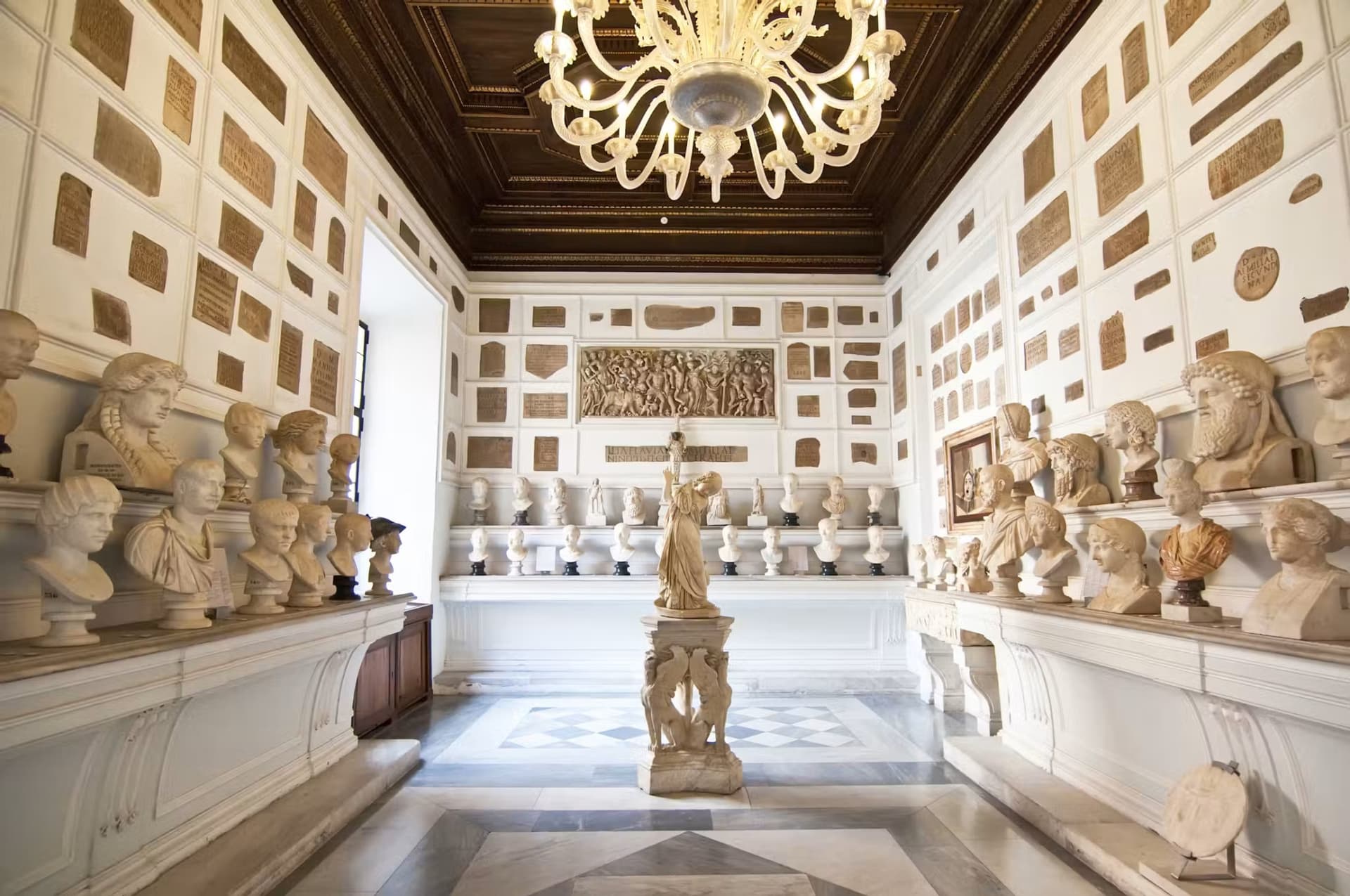 Entrada a los Museos Capitolinos - imagen 6