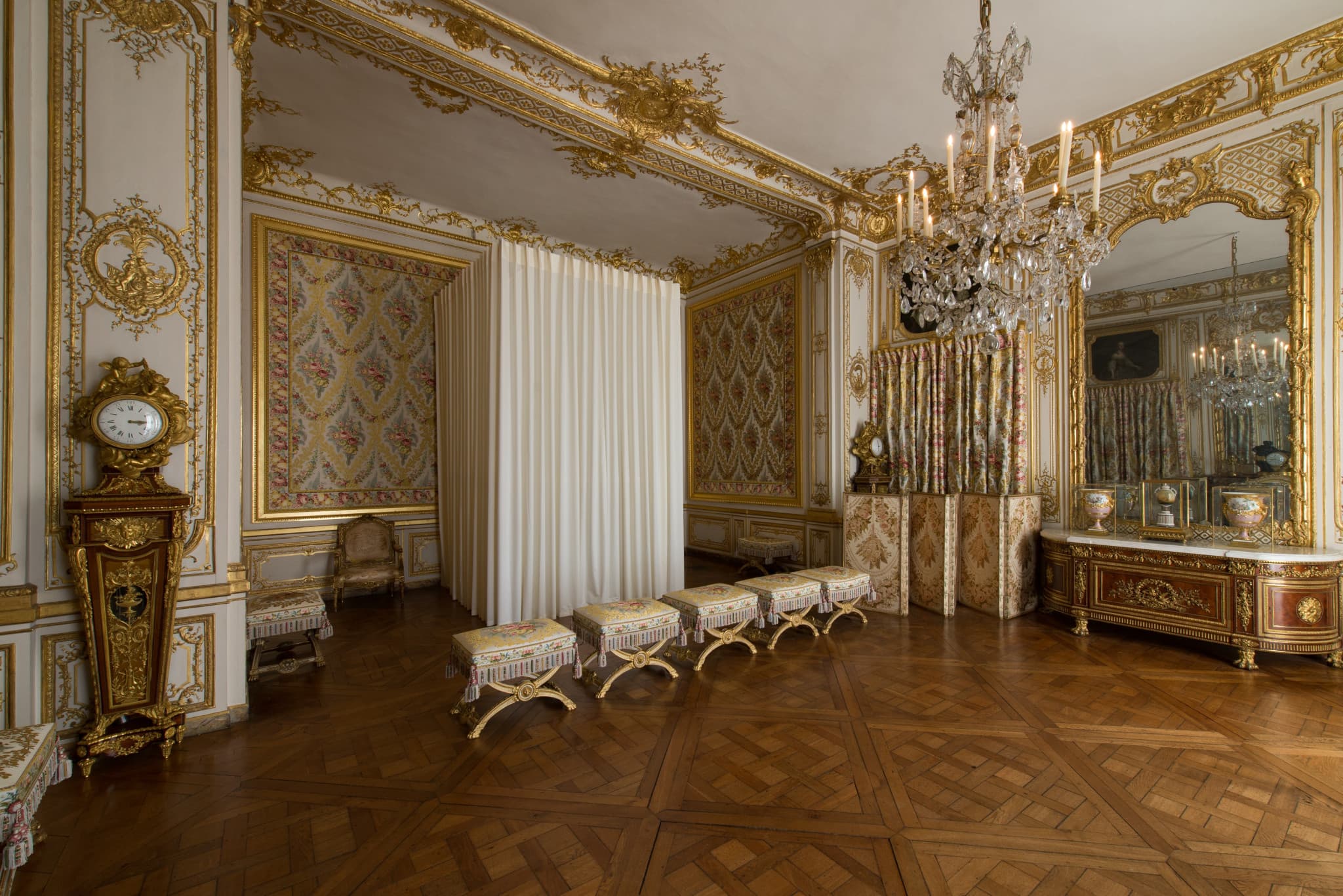 Palace of Versailles Audio-Guided Tour with Round Trip Transfers from Paris - image 2