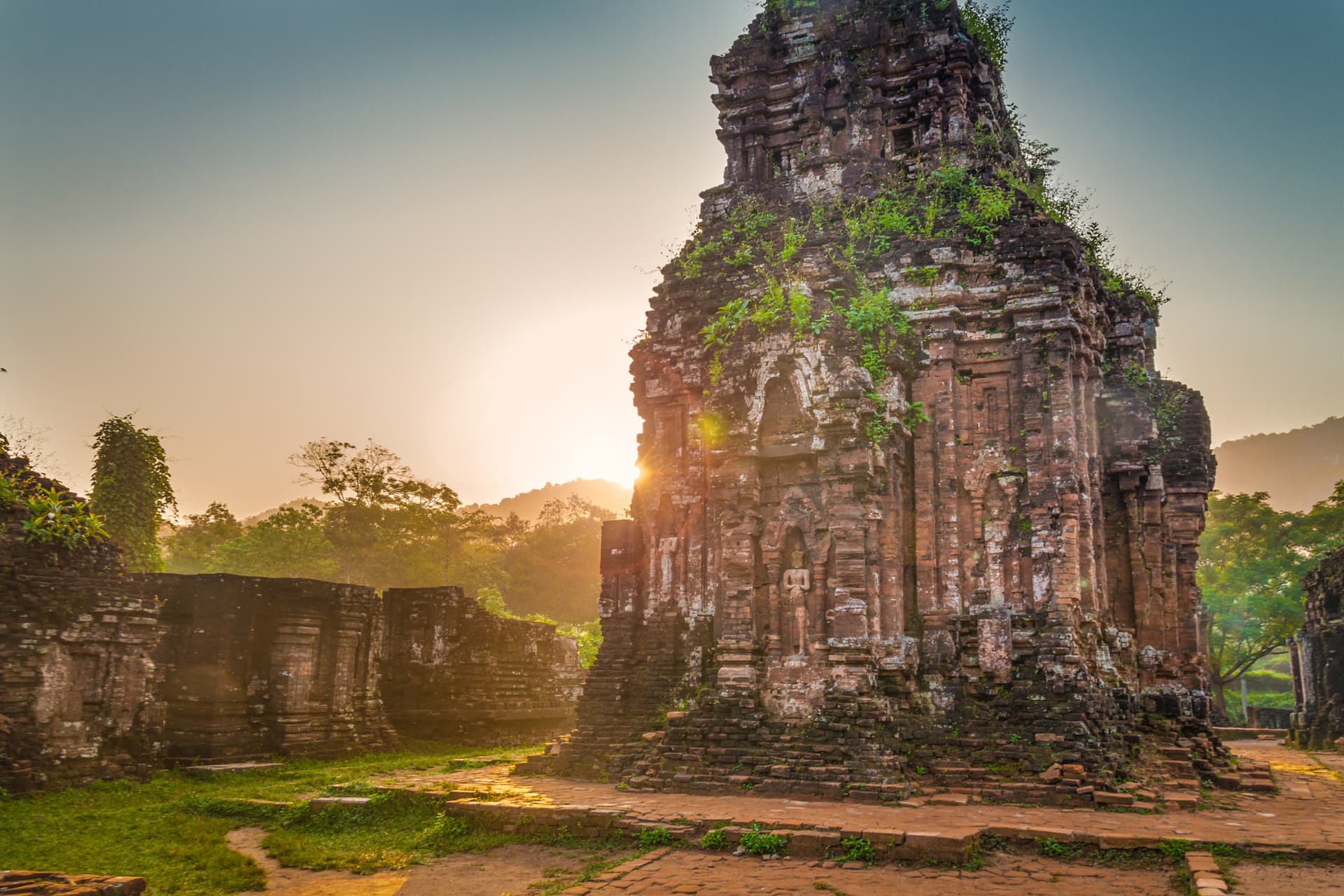 My Son Sanctuary and Hoi An Ancient Town Tour from Da Nang - imagen 2
