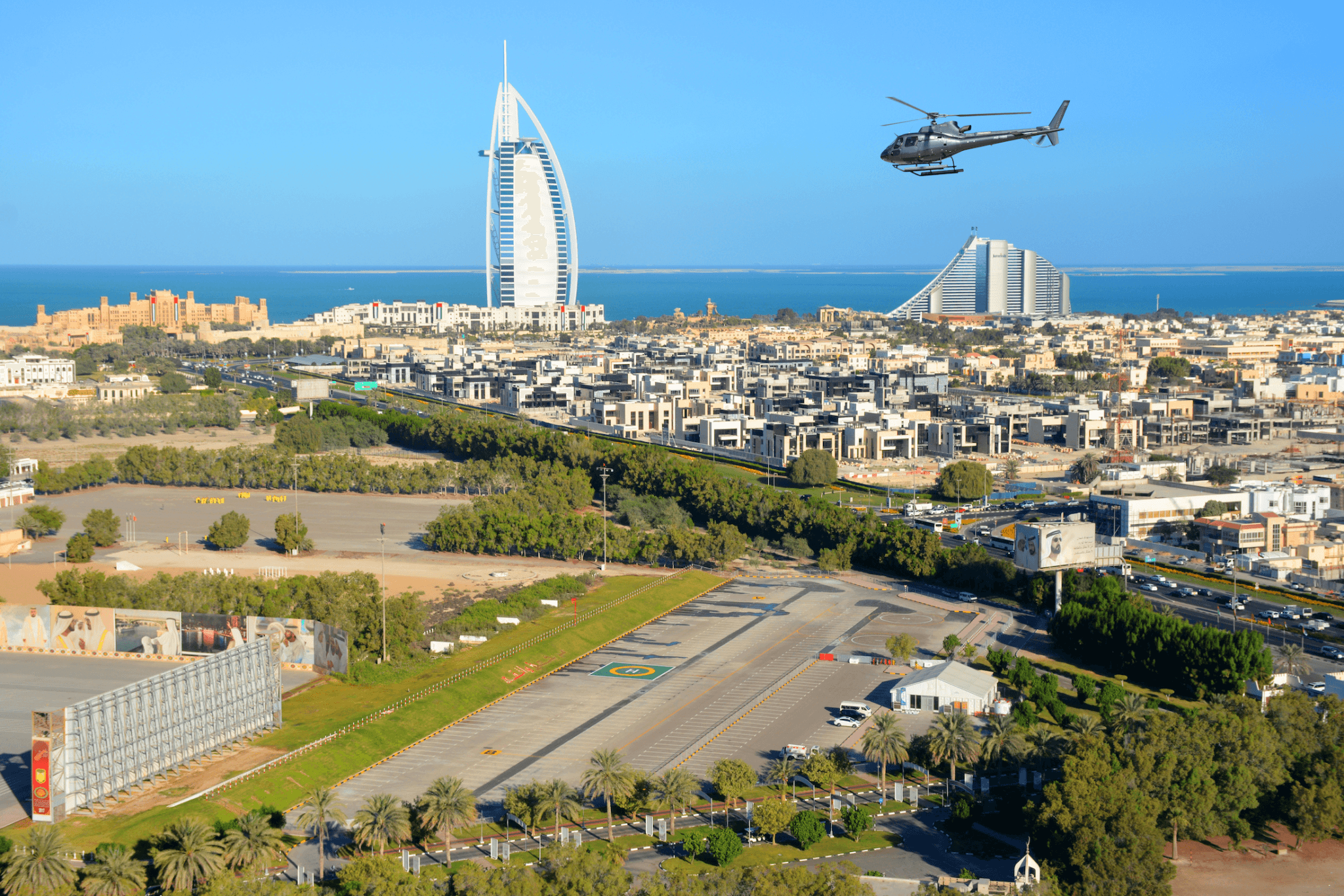 Dubai Helicopter Tour by HeliDubai - image 4