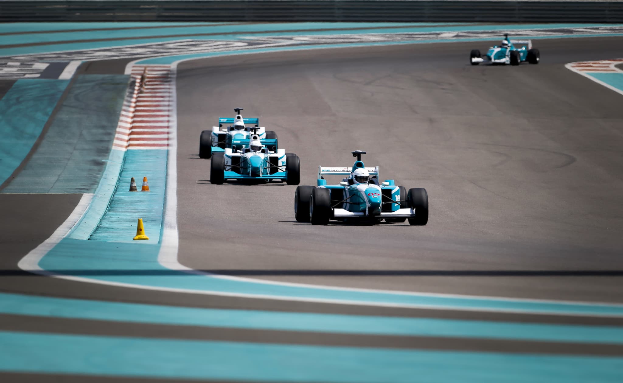 Yas Marina Circuit Formula Yas 3000 Driving Experience - image 2