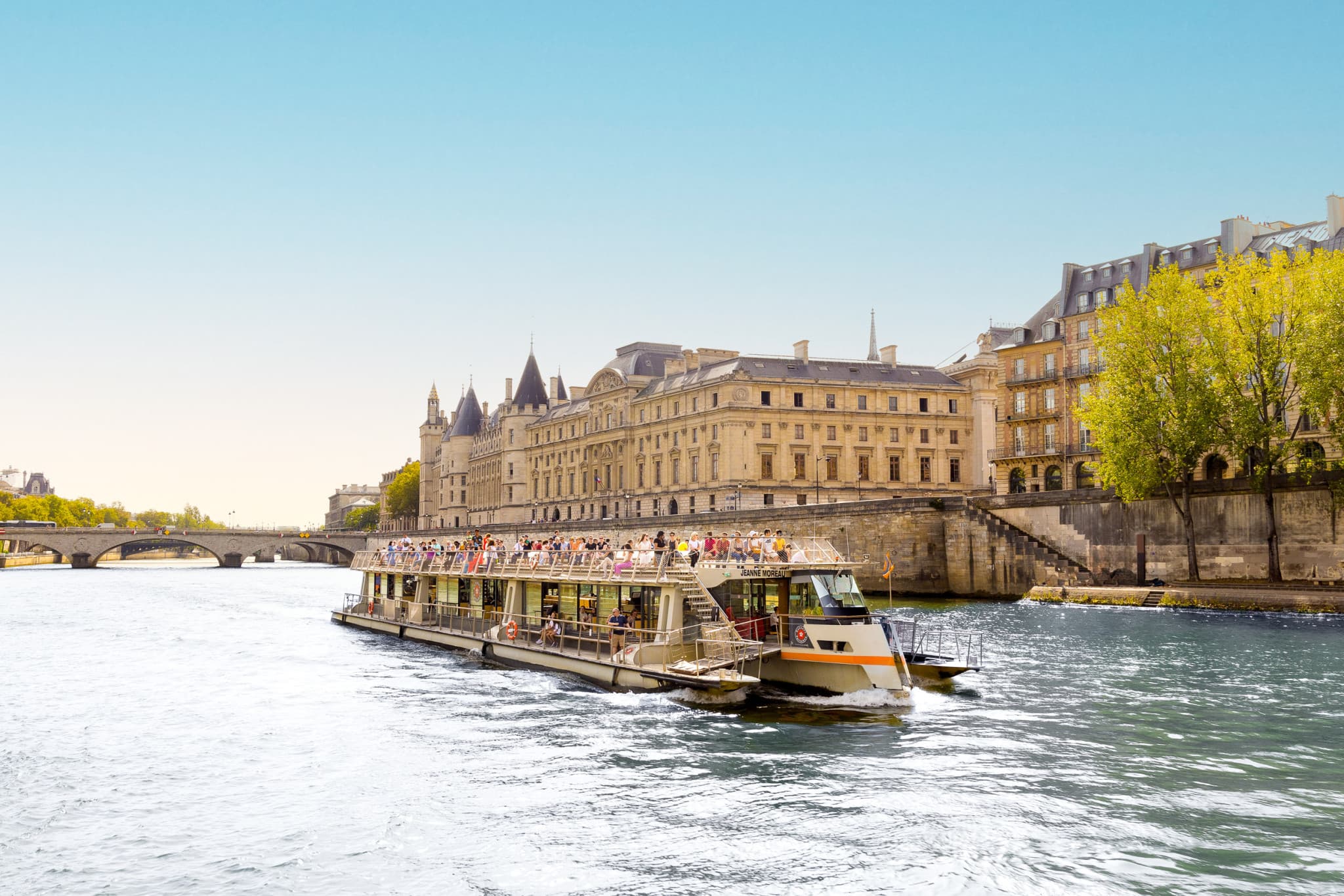 Seine River Cruise by Bateaux Parisiens – Departing from the Eiffel Tower - image 11