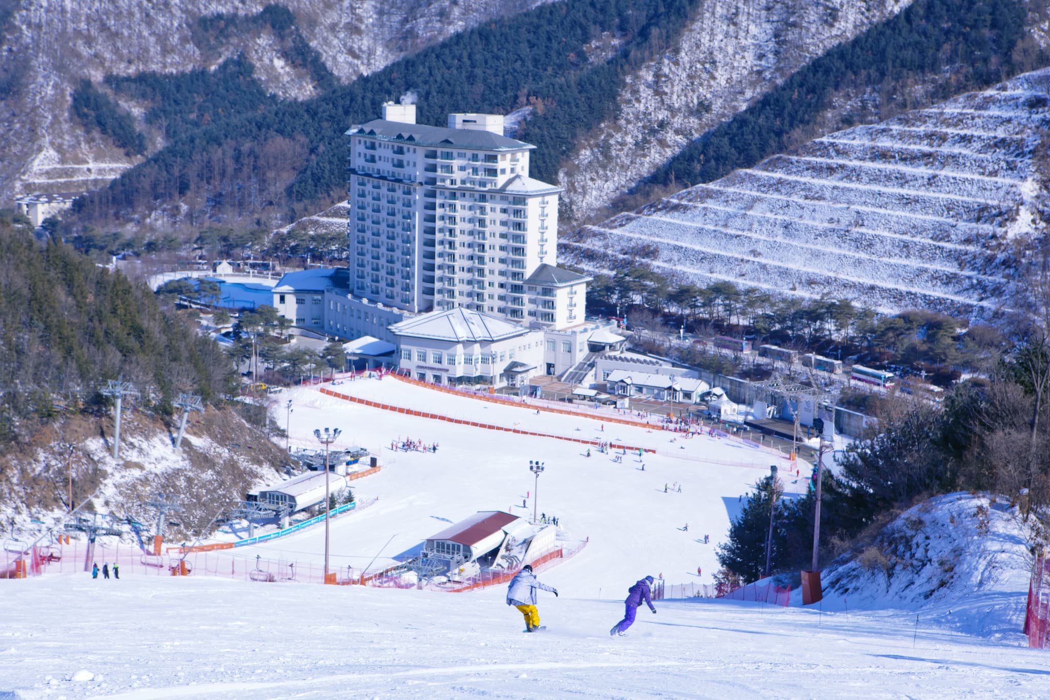 Elysian Gangchon Ski Resort and Eobi Ice Valley Full-Day Tour from Seoul - main image