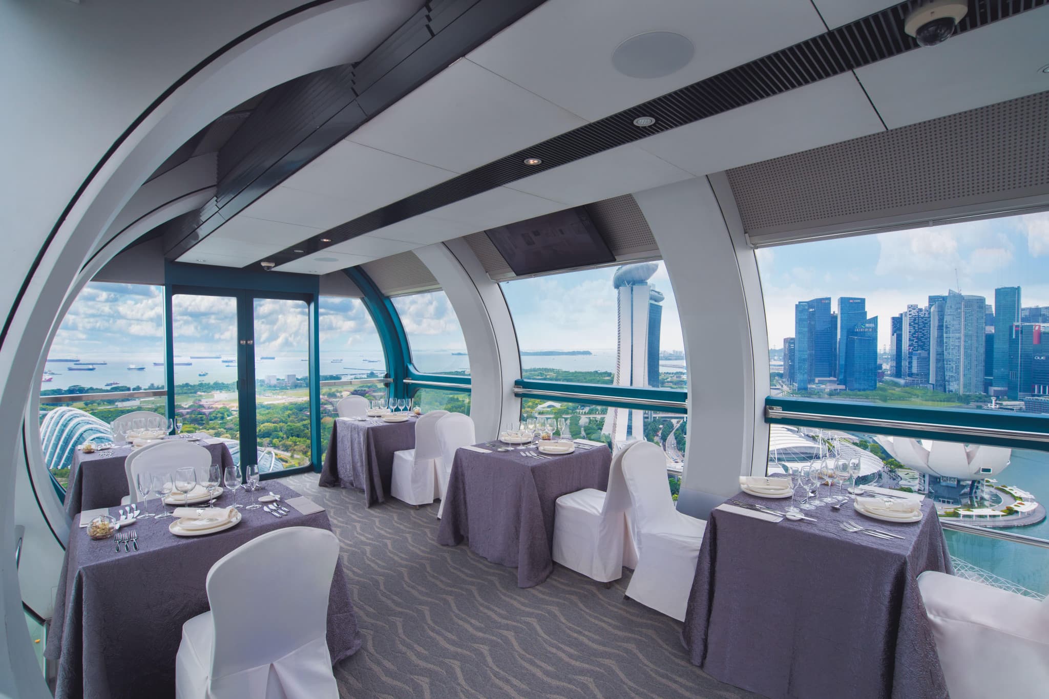165 Sky Dining by Singapore Flyer - image 2