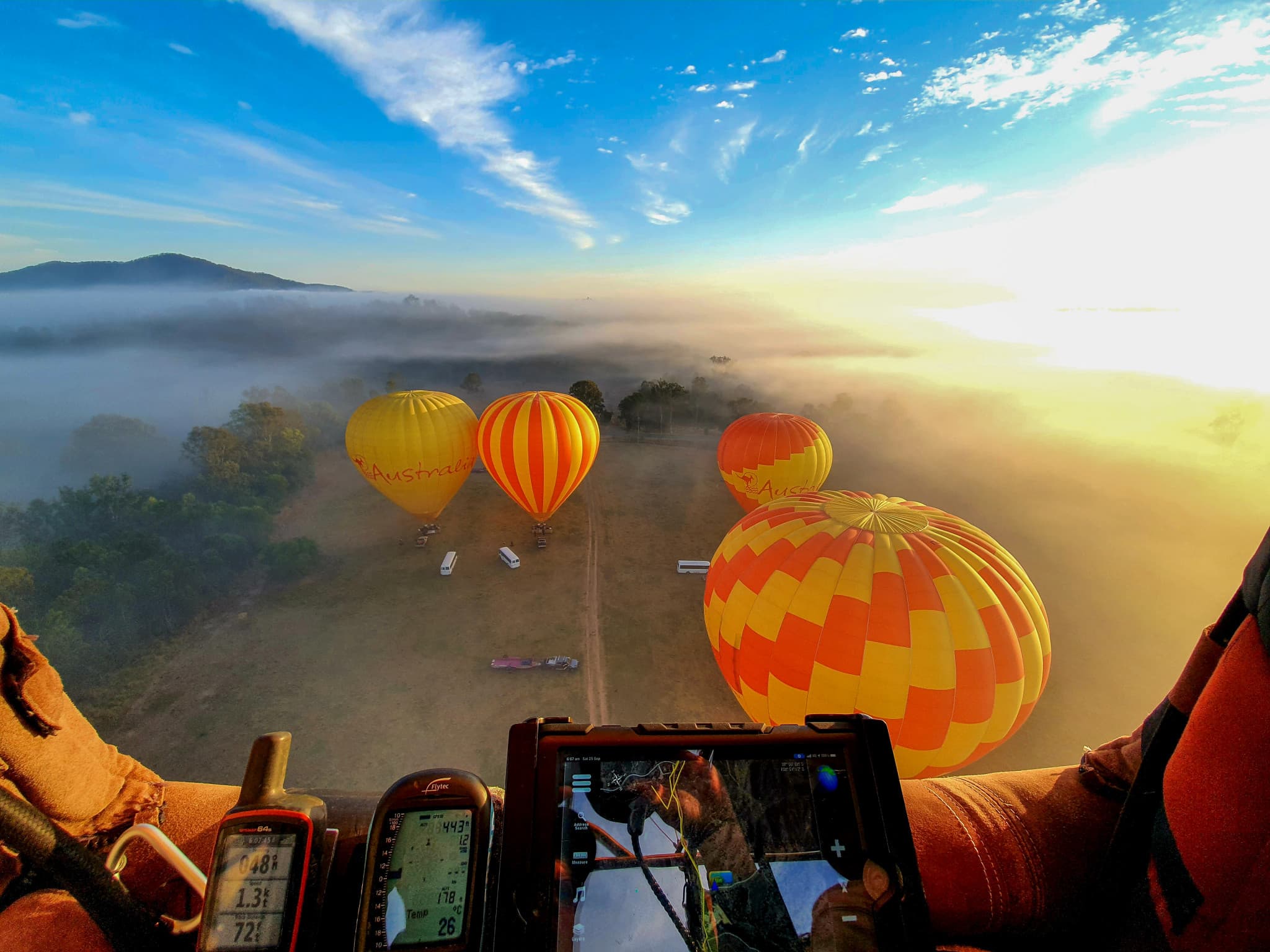 Sunrise Hot Air Balloon Flight over Brisbane with Vineyard Breakfast - image 3