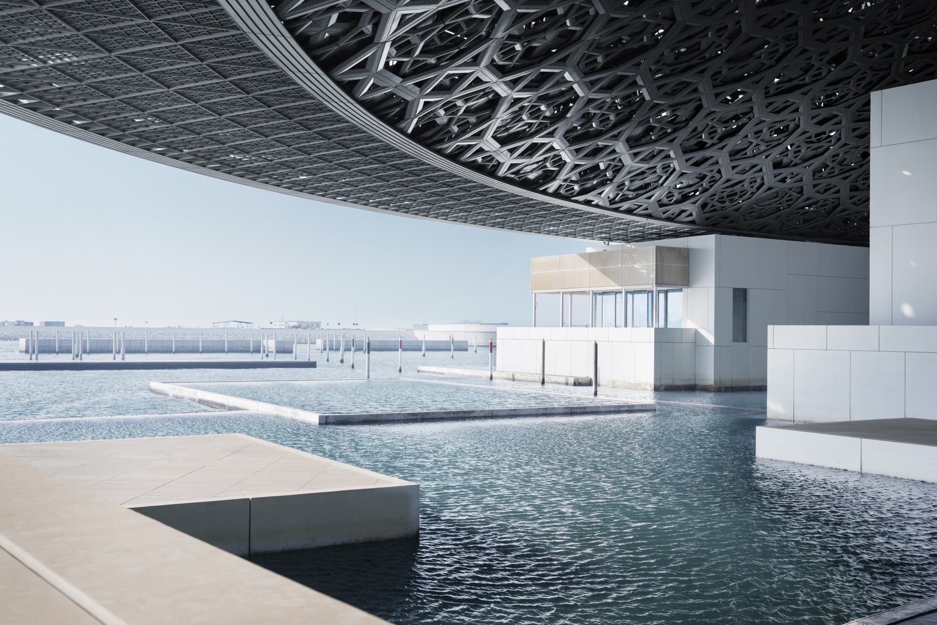Sheikh Zayed Grand Mosque and Louvre Abu Dhabi Tour from Dubai - image 2