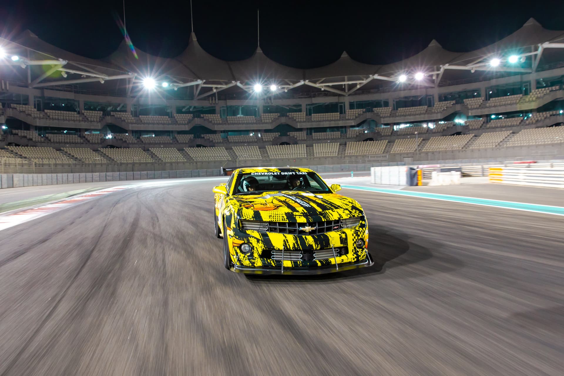 Yas Marina Circuit Chevrolet Drift Taxi Passenger Experience - imagen 2