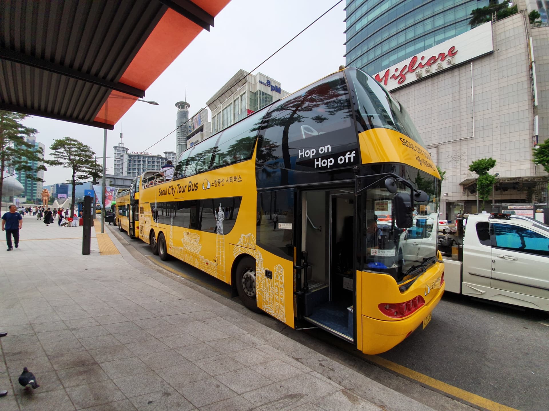 Dongdaemun Hop-on Hop-off Bus Tour by Yellow Balloon City Bus - 이미지 3