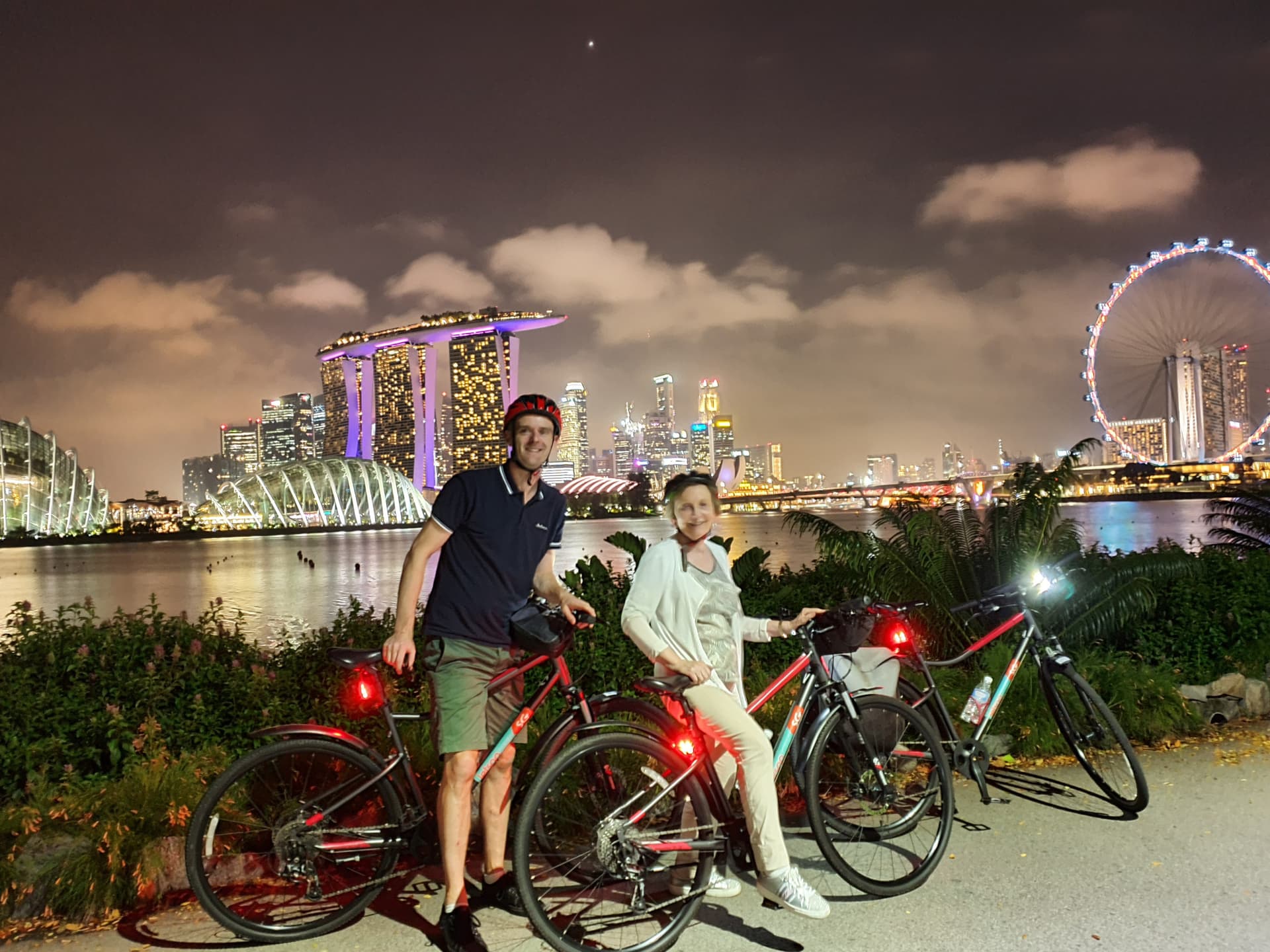 Marina Bay Night Cycling Tour - imagen 8