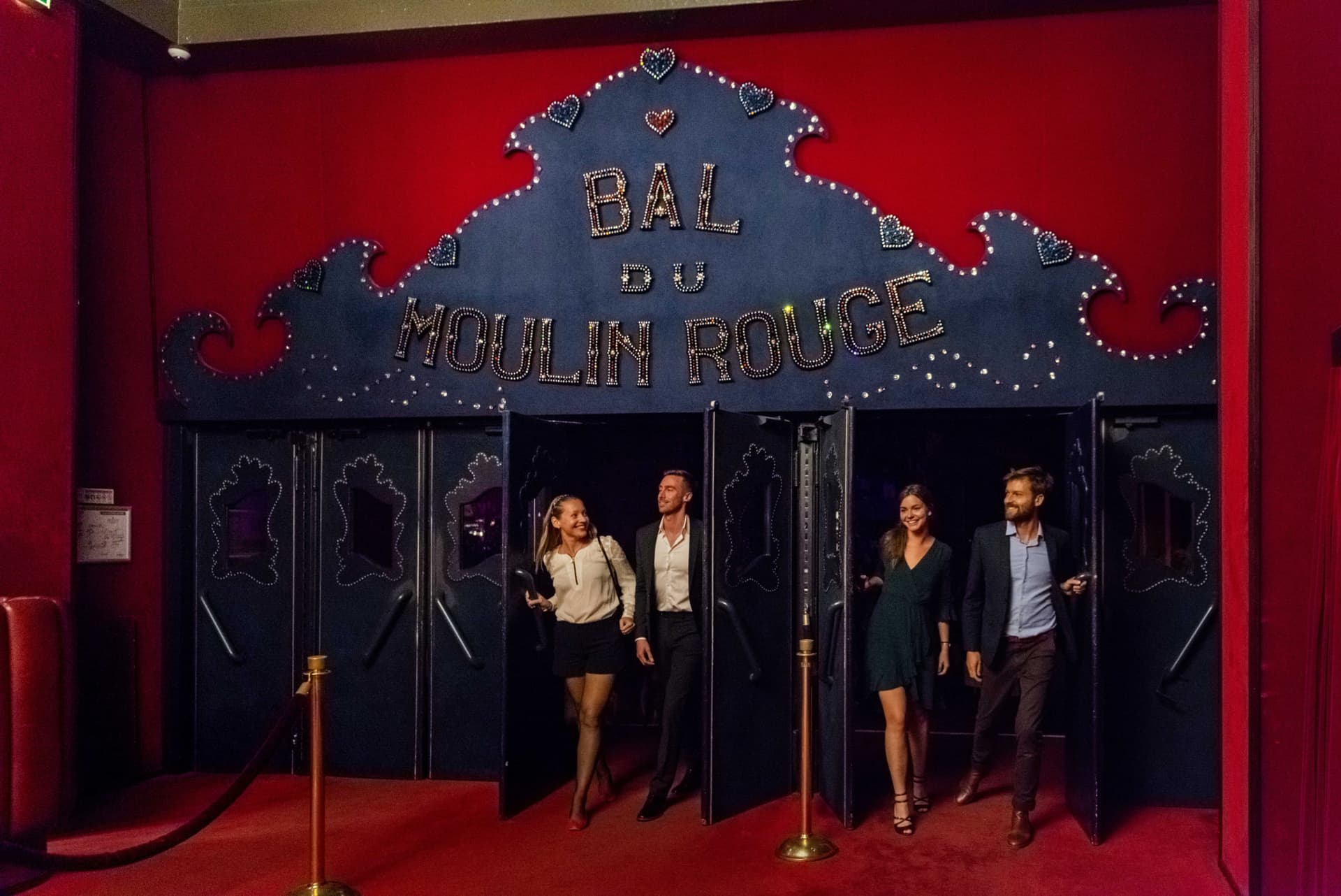 Moulin Rouge Cabaret Show with Drop-off Service and Dinner - image 8