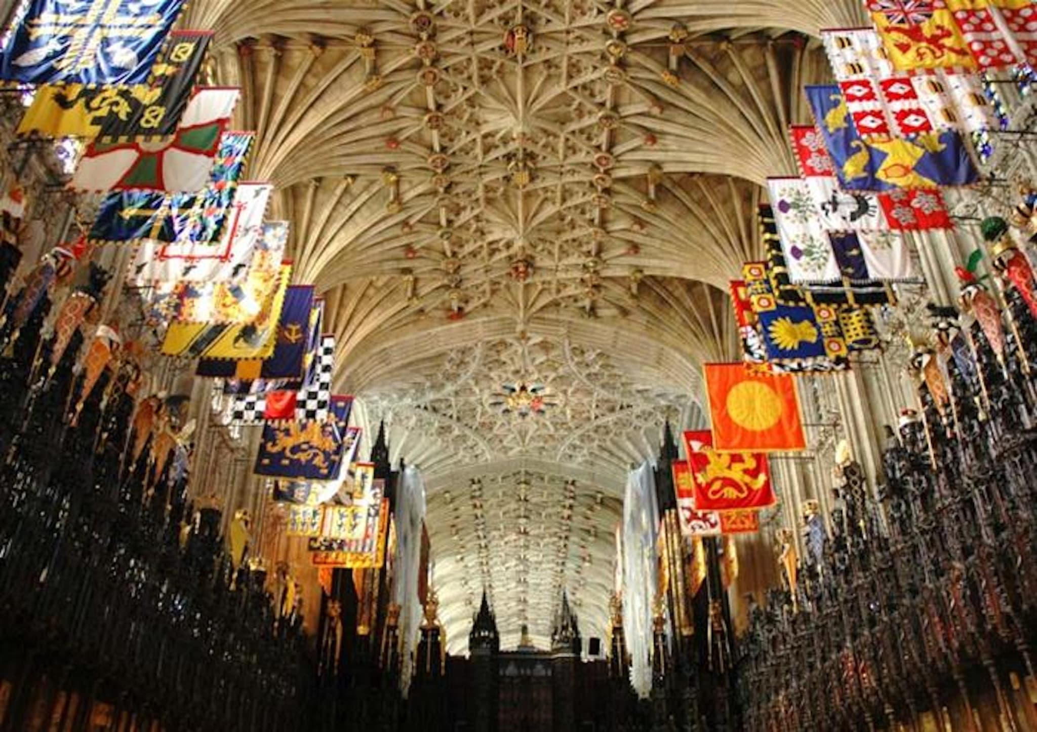 Hampton Court Palace, Windsor Castle, and London Sightseeing Tour - image 4